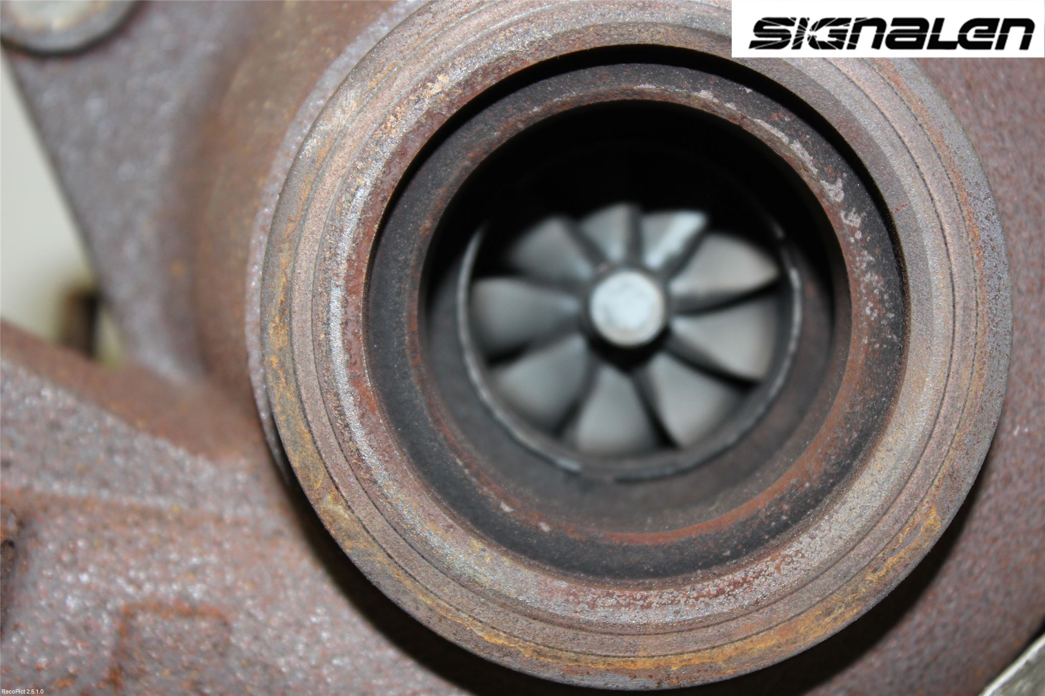 Volkswagen VW CADDY      04-10 Turboaggregat