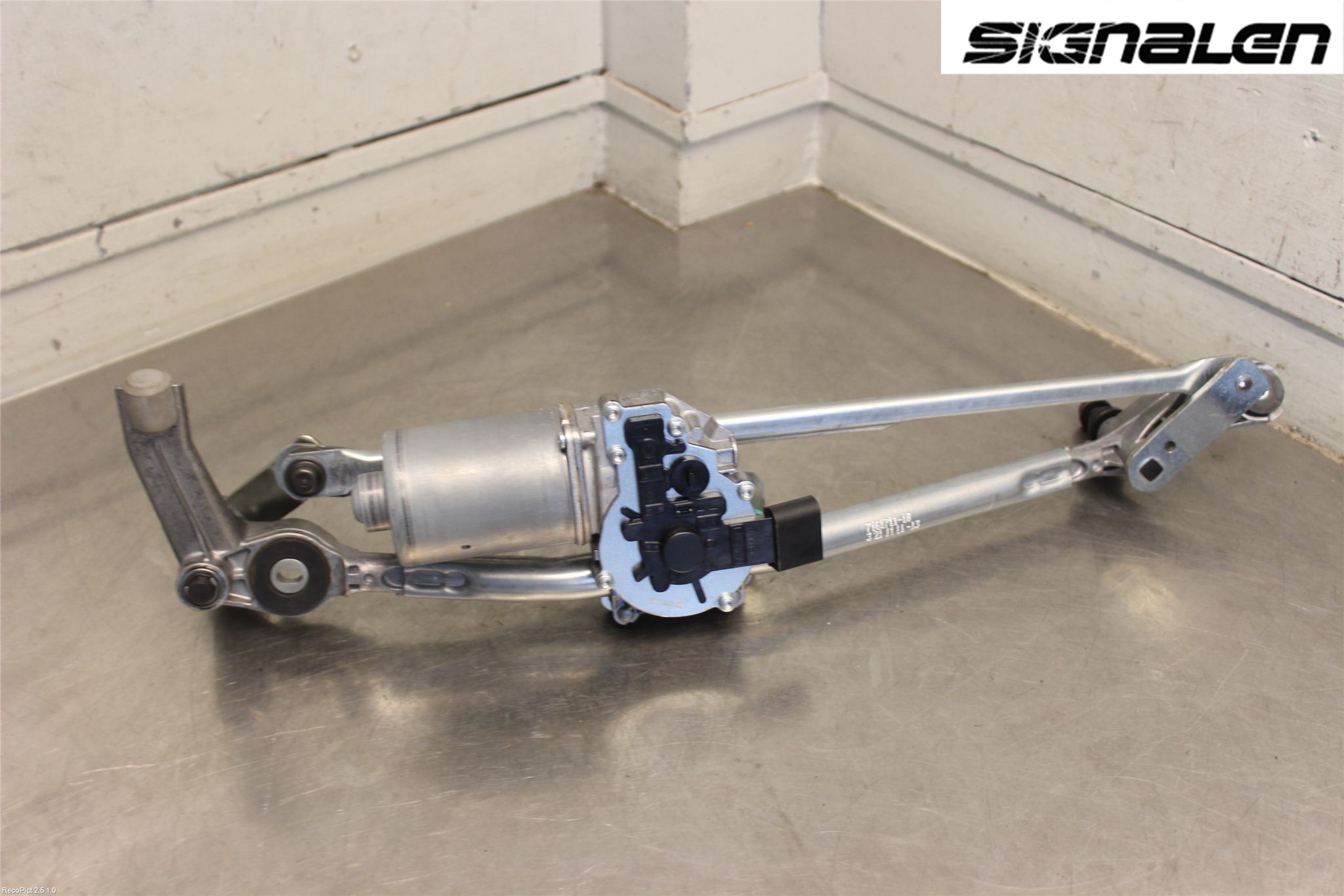 BMW 3 E90/91 SED/TOU 05-12 Torkarmotor Vindruta