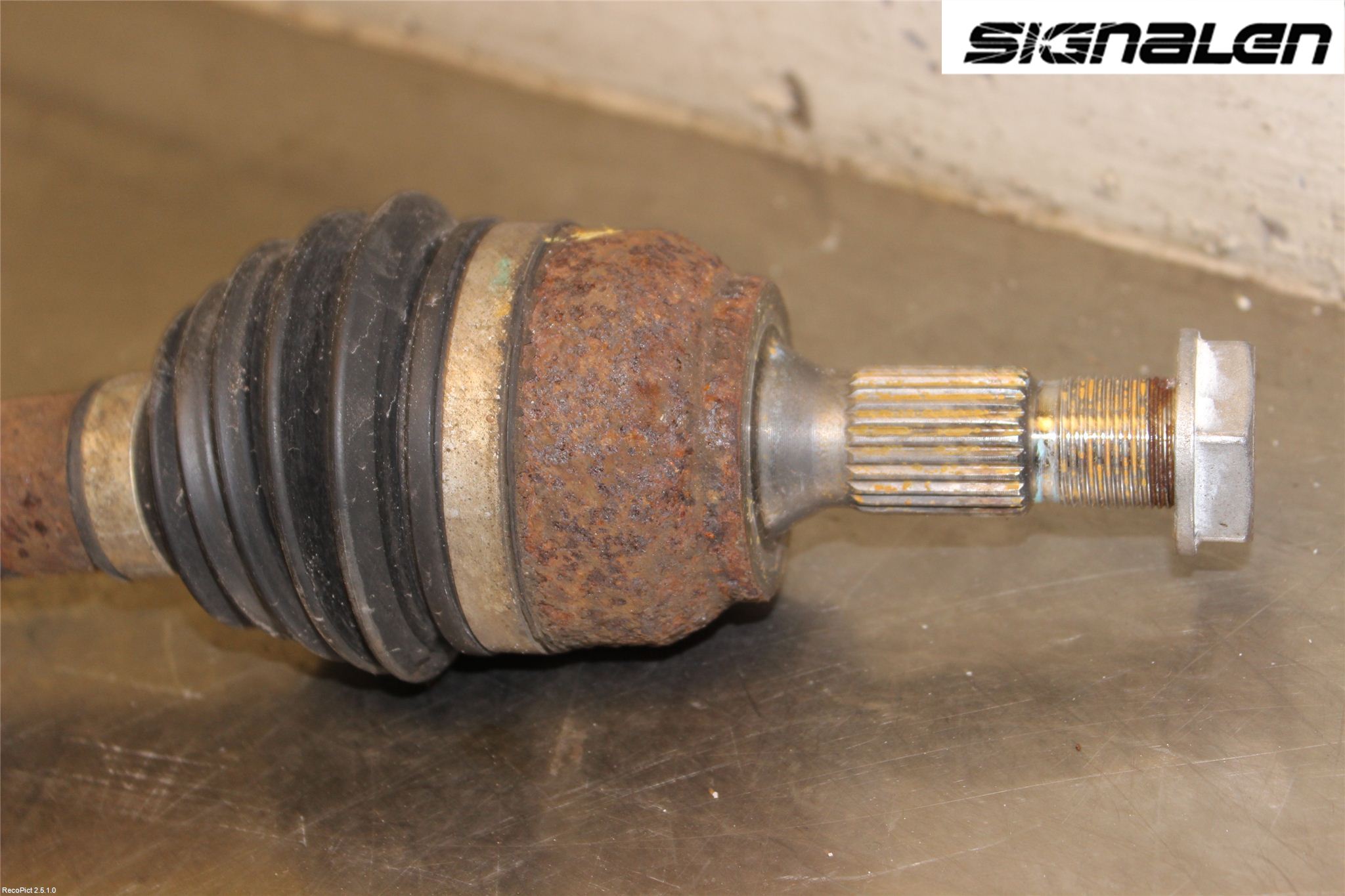 Peugeot 307     05-08 Drivaxel Fram Höger