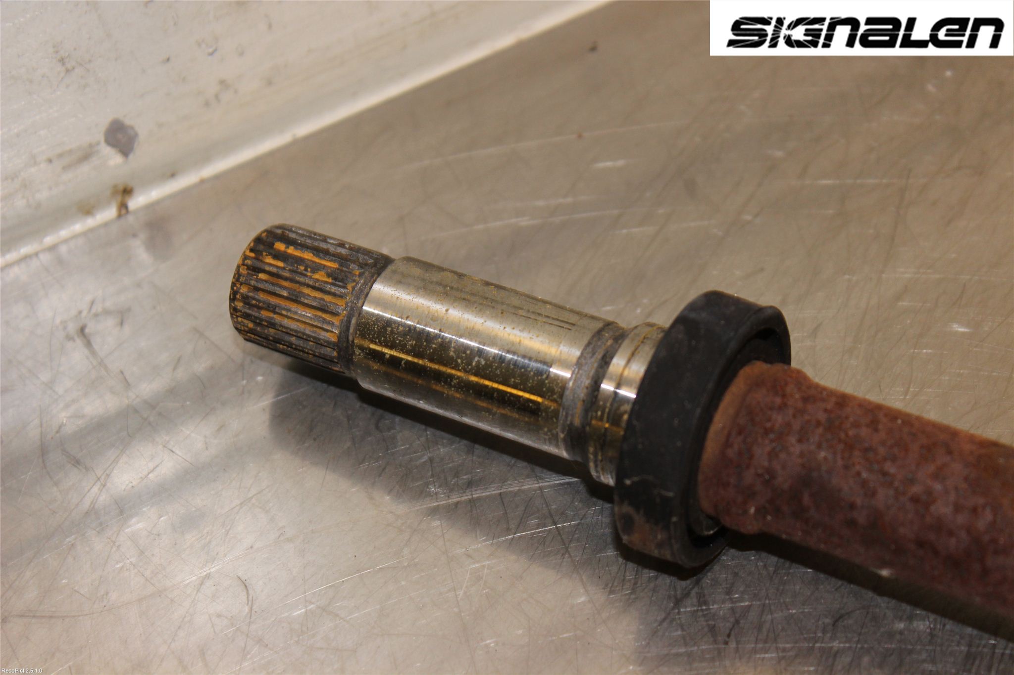 Peugeot 307     05-08 Drivaxel Fram Höger