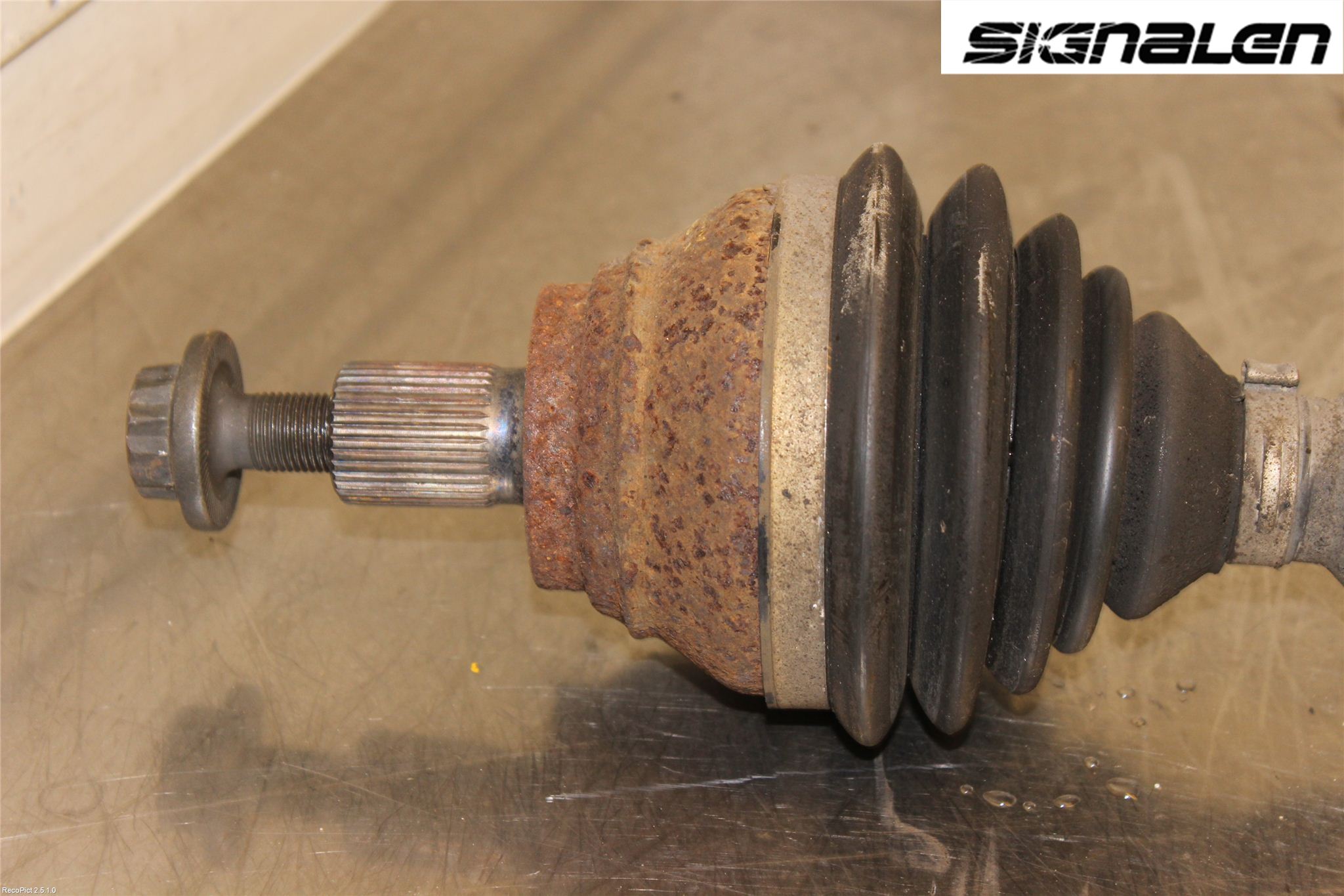 Volkswagen VW PASSAT 05-11 Drivaxel Fram Höger