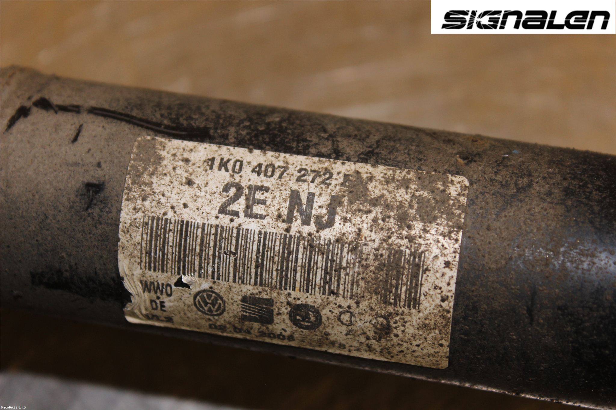 Volkswagen VW PASSAT 05-11 Drivaxel Fram Höger