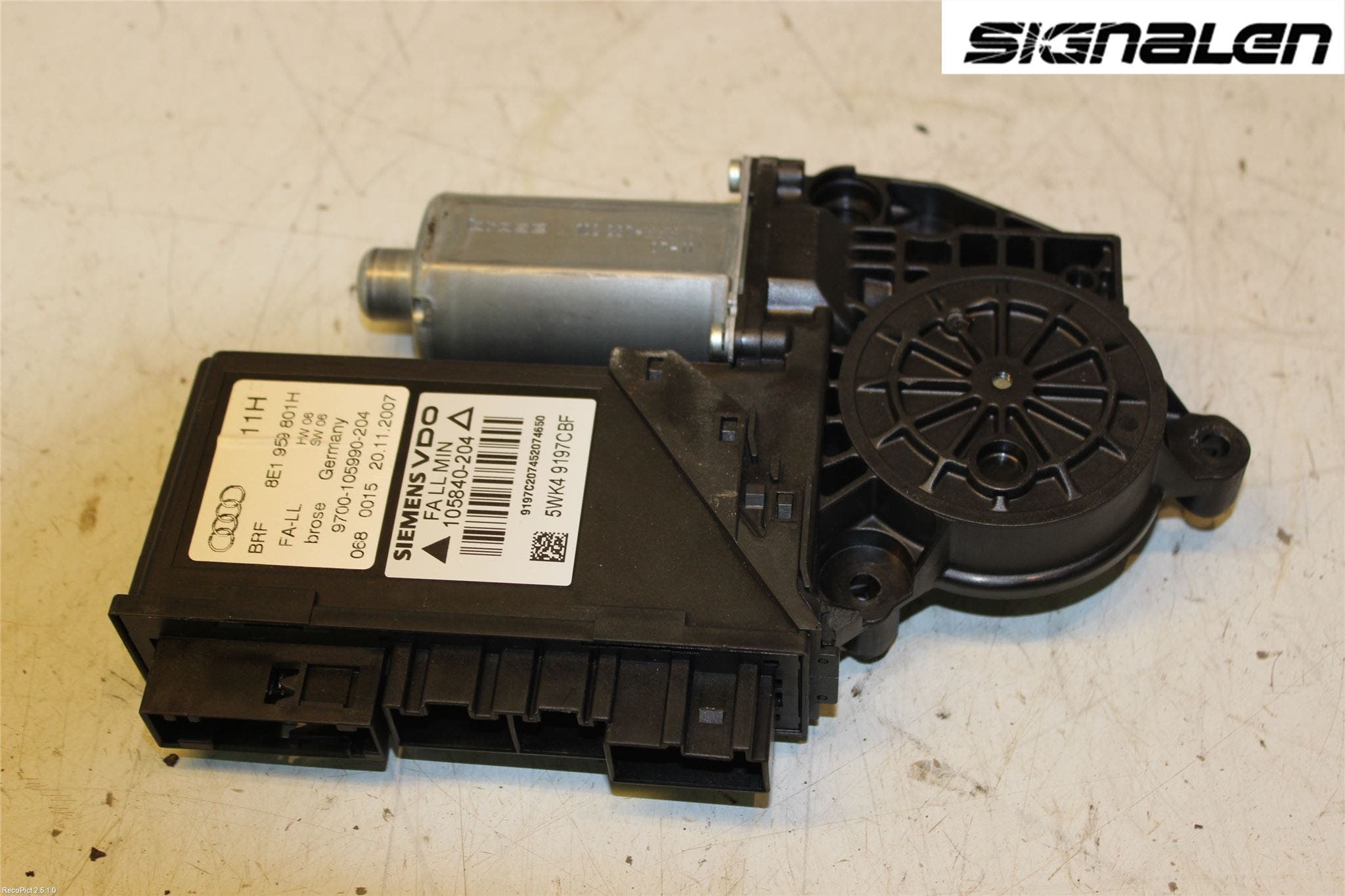 Audi A4/S4 05-07 Fönsterhissmotor