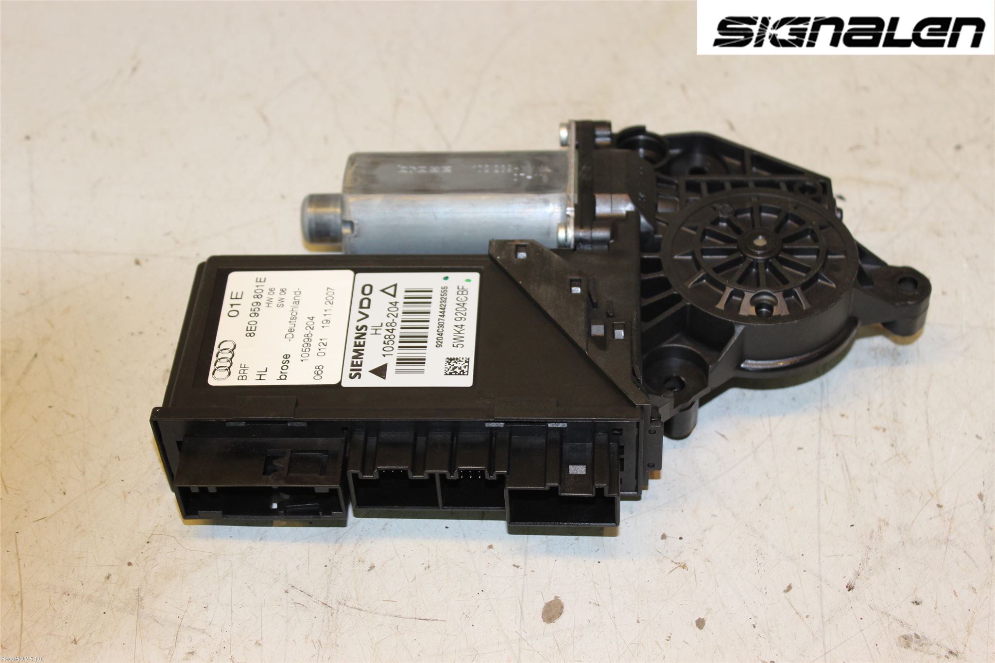 Audi A4/S4 05-07 Fönsterhissmotor