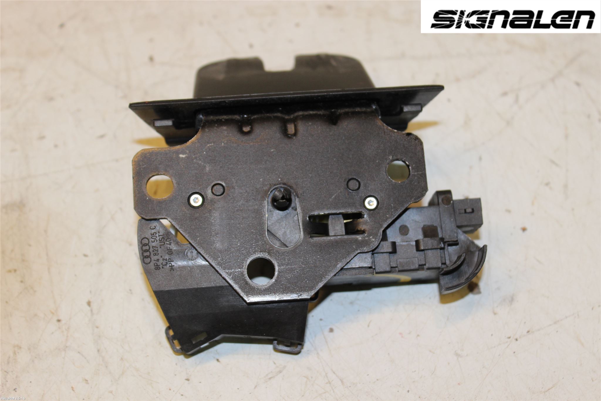 Audi A4/S4 05-07 Låskista Baklucka