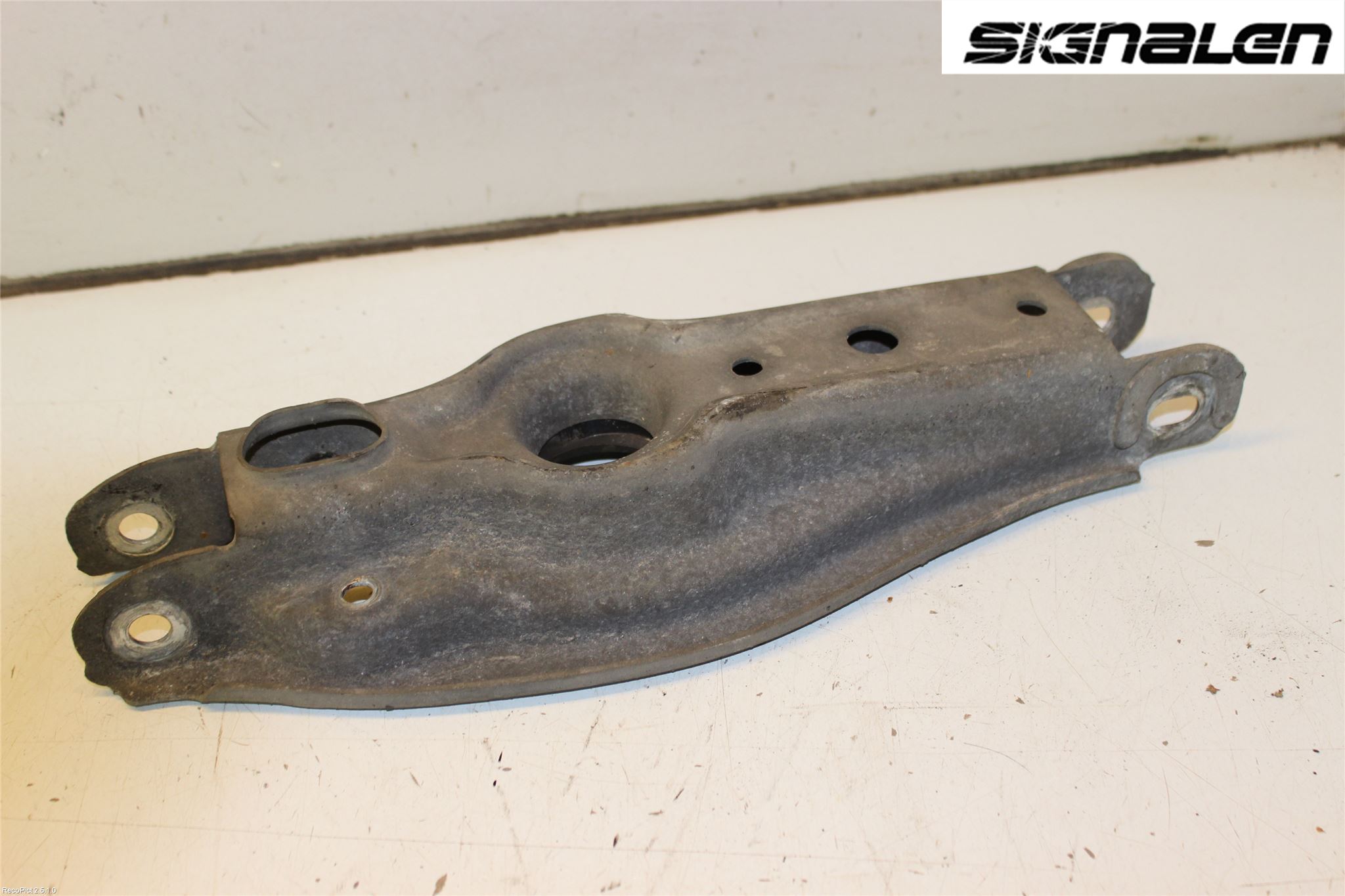 BMW 3 E90/91 SED/TOU 05-12 Bärarm Bak Höger