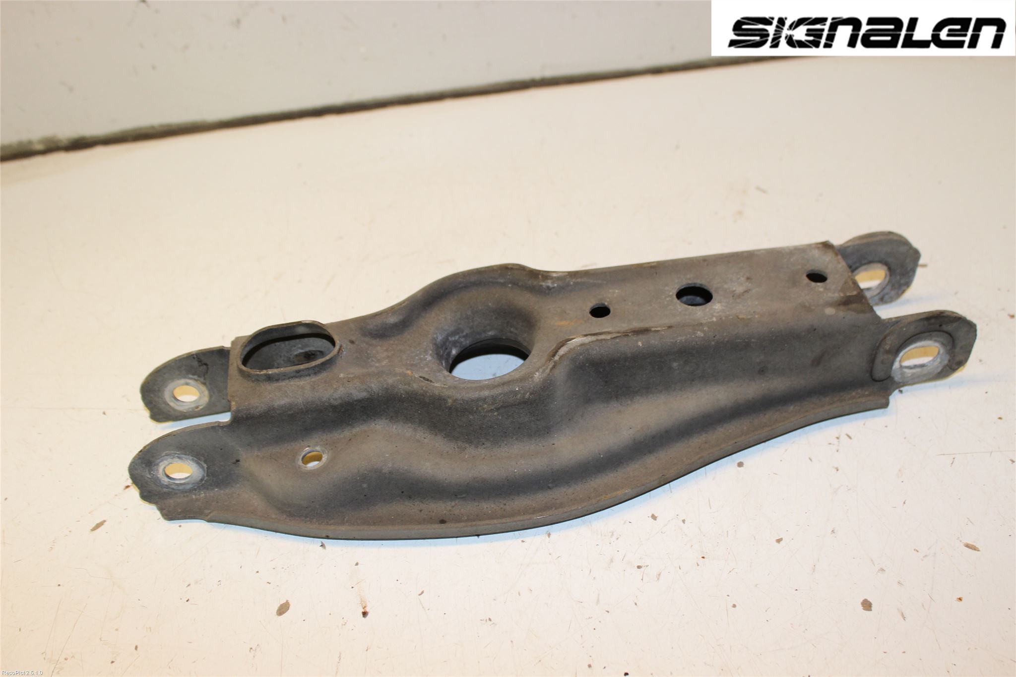 BMW 3 E90/91 SED/TOU 05-12 Bärarm Bak Vänster