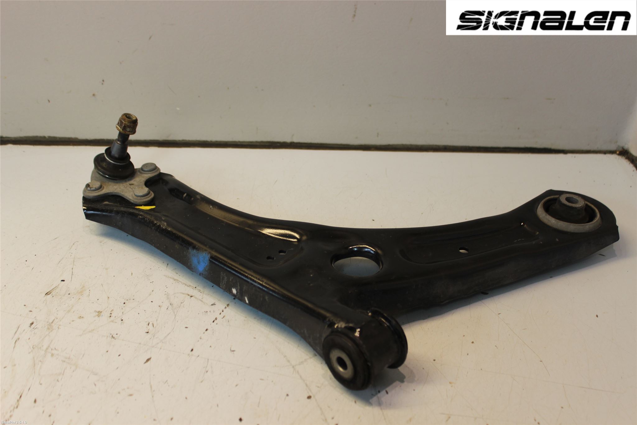 Skoda SUPERB 09-15 Bärarm Fram Undre Hö