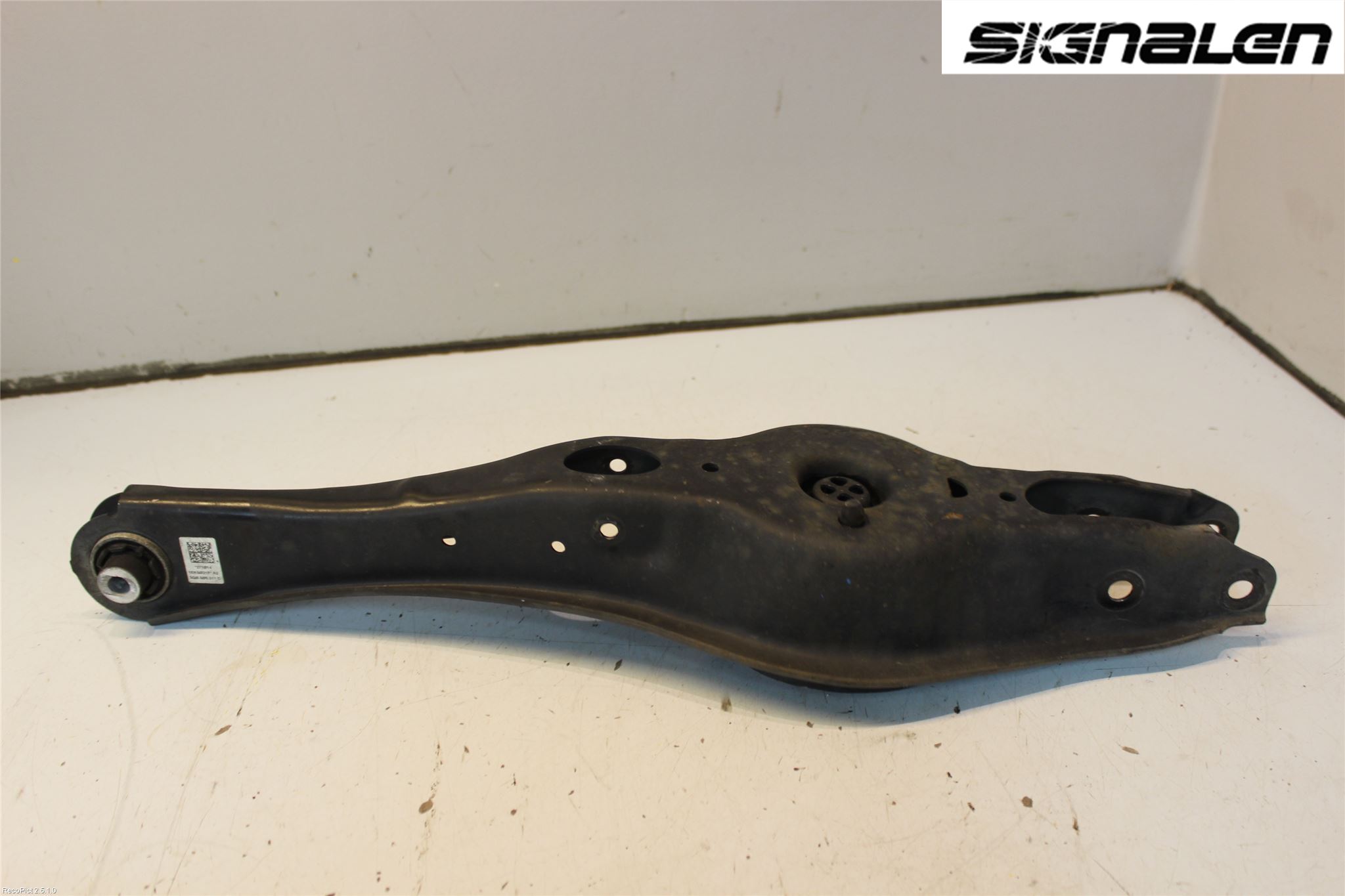Volkswagen VW PASSAT 15-19 Bärarm Bak Höger
