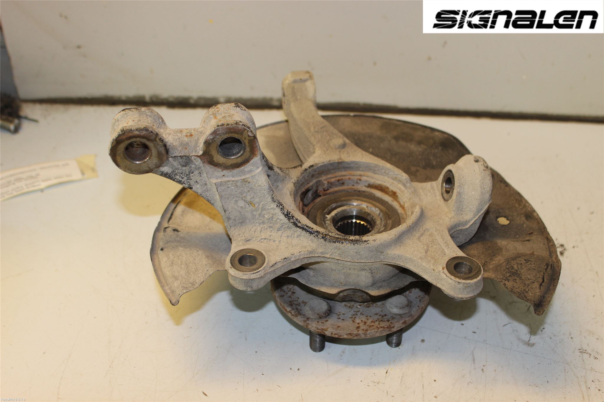 Toyota VERSO-S 11-16 Styrspindel Lagerhus Hö