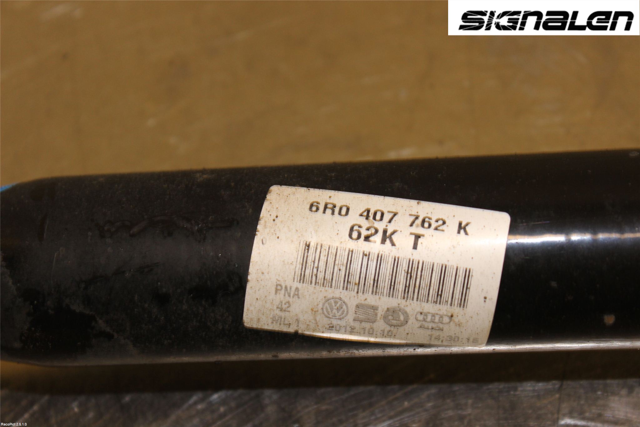 Volkswagen VW POLO 10-17 Drivaxel Fram Höger