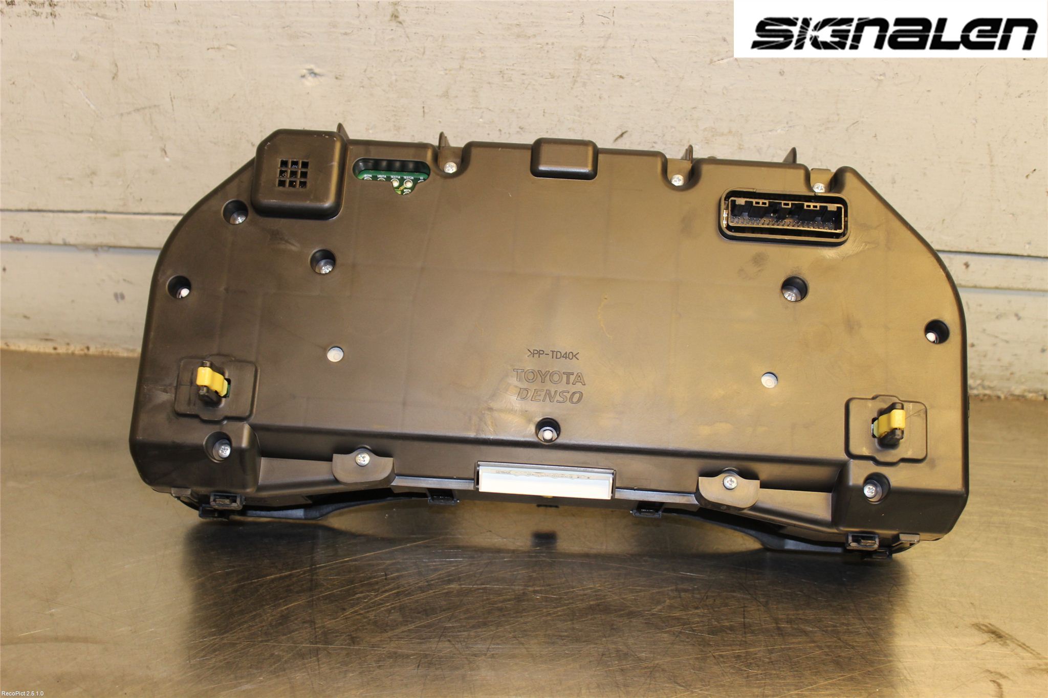 Toyota AVENSIS 09-15 Instrument Komb