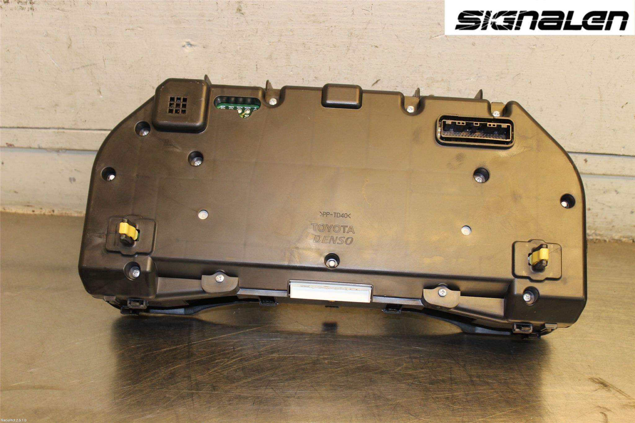 Toyota AVENSIS 09-15 Instrument Komb