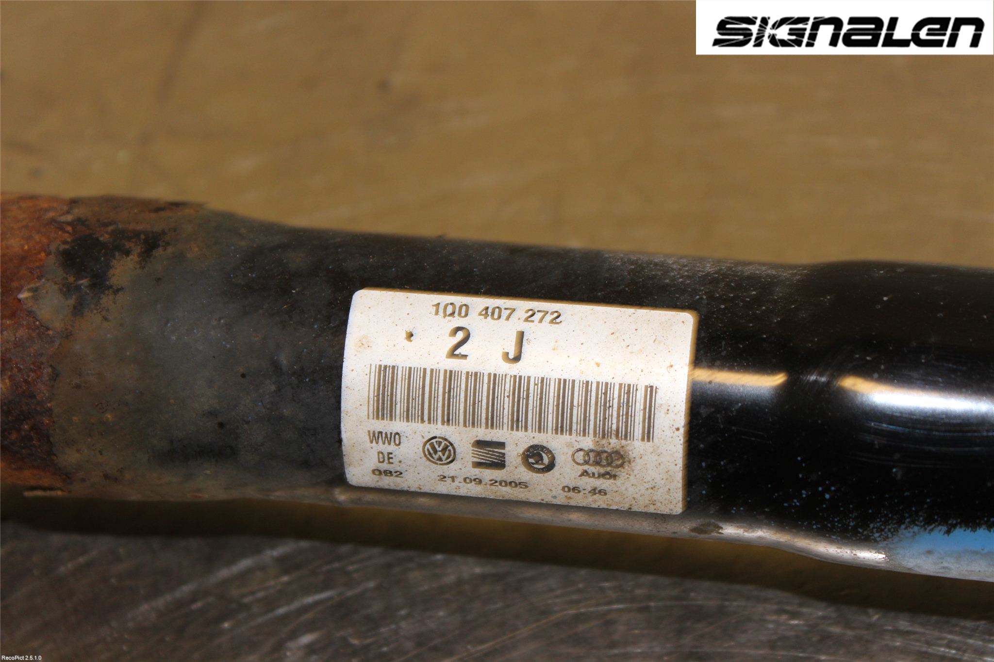 Volkswagen VW PASSAT 05-11 Drivaxel Fram Höger