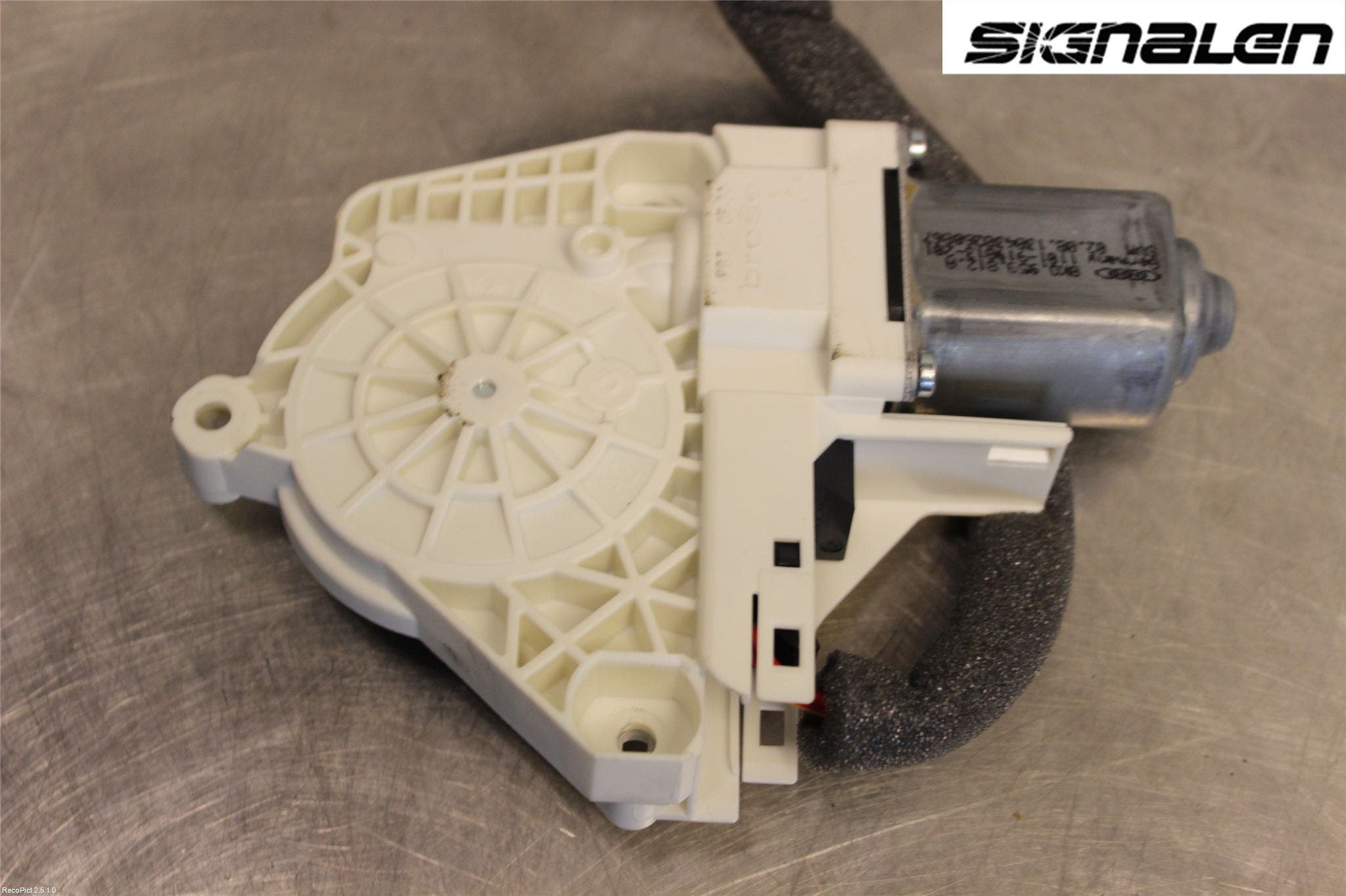 Skoda SUPERB 09-15 Fönsterhissmotor