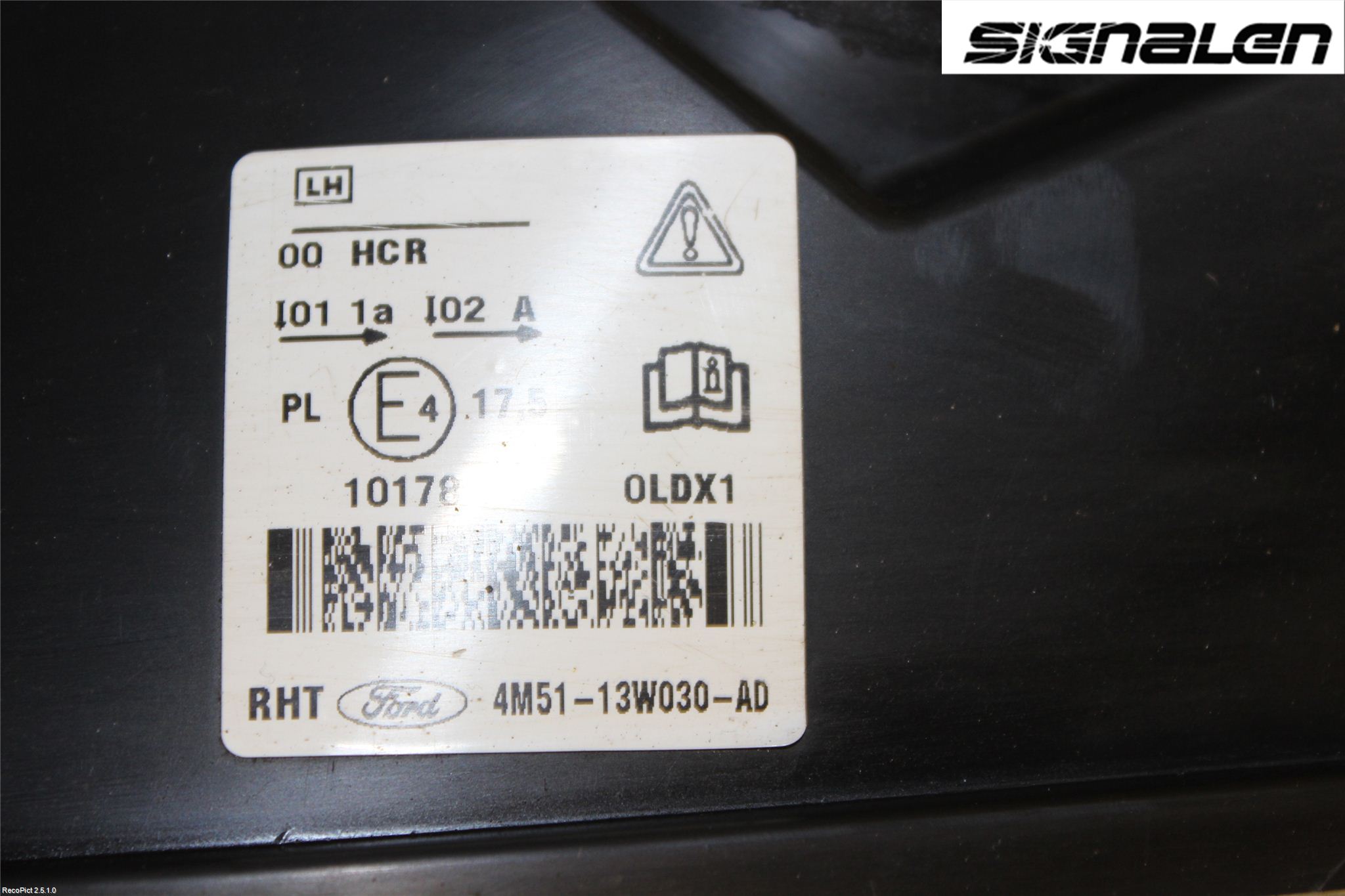 Ford FOCUS     04-07 Strålkastare Vänster