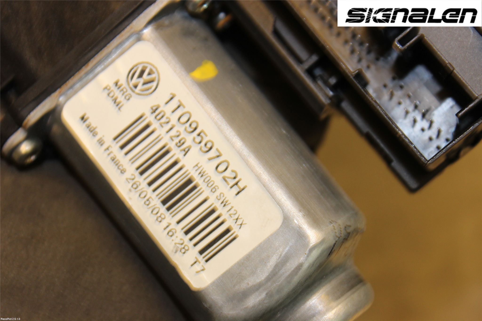 Volkswagen VW CADDY      04-10 Fönsterhissmotor