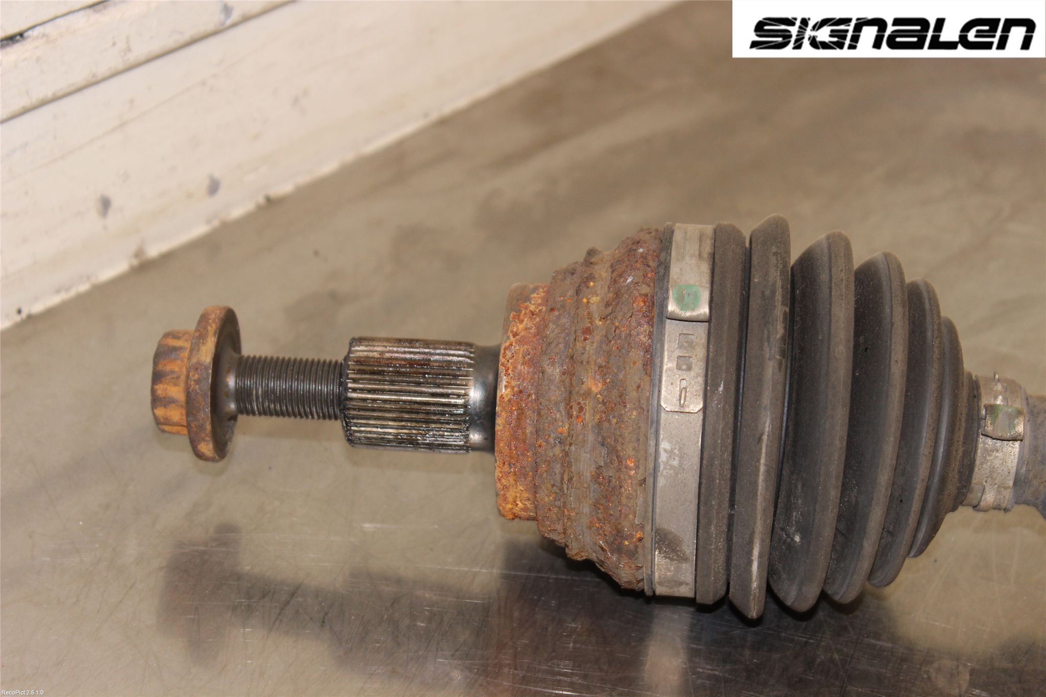 Volkswagen VW GOLF VI 09-13 Drivaxel Fram Höger