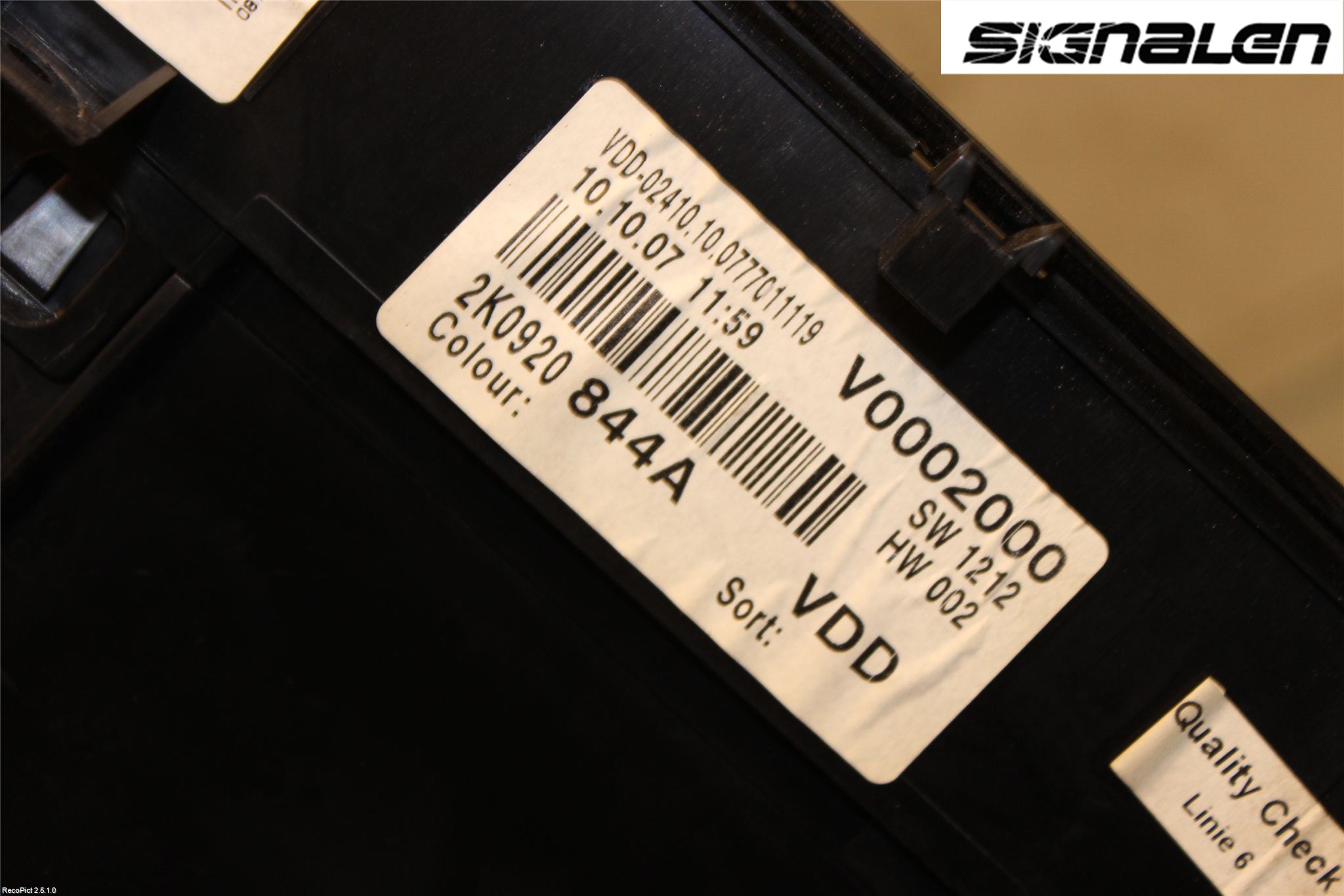 Volkswagen VW CADDY      04-10 Instrument Komb