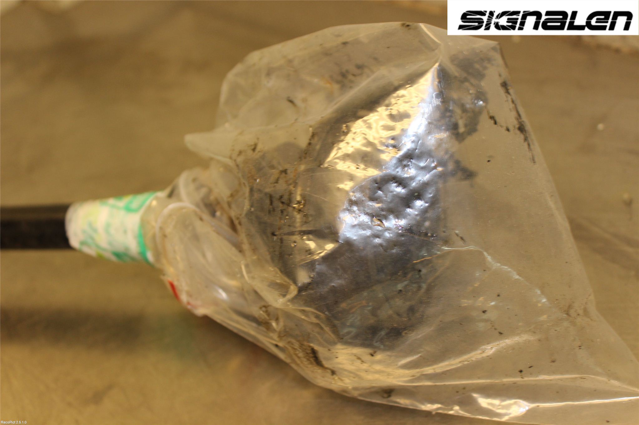 Volkswagen VW CADDY      04-10 Drivaxel Fram Vänster