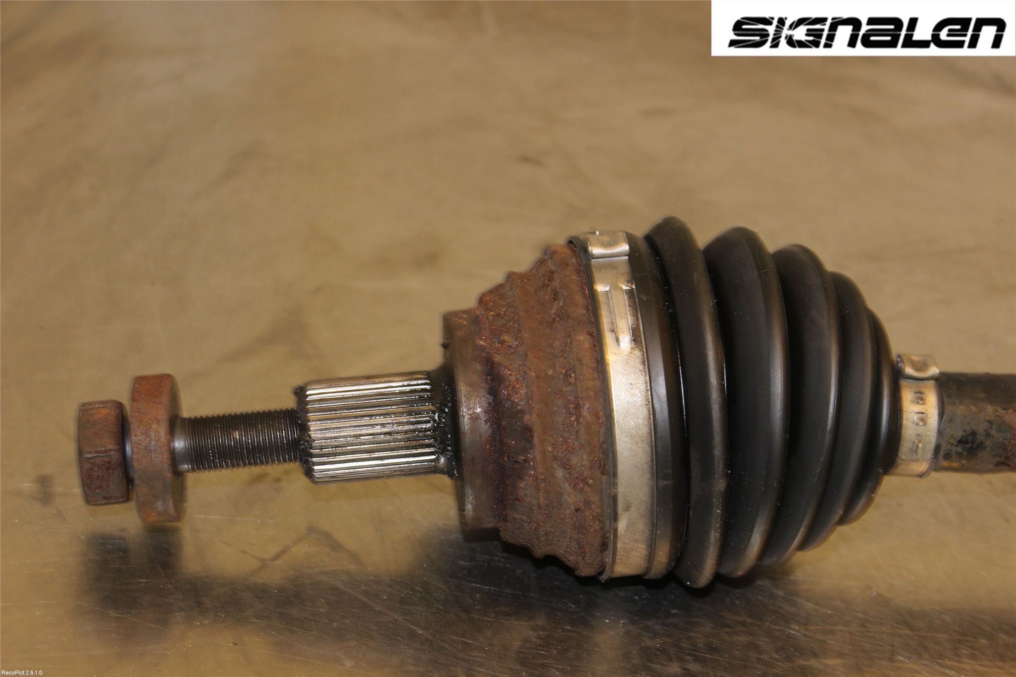 Volkswagen VW GOLF V 04-09 Drivaxel Fram Vänster