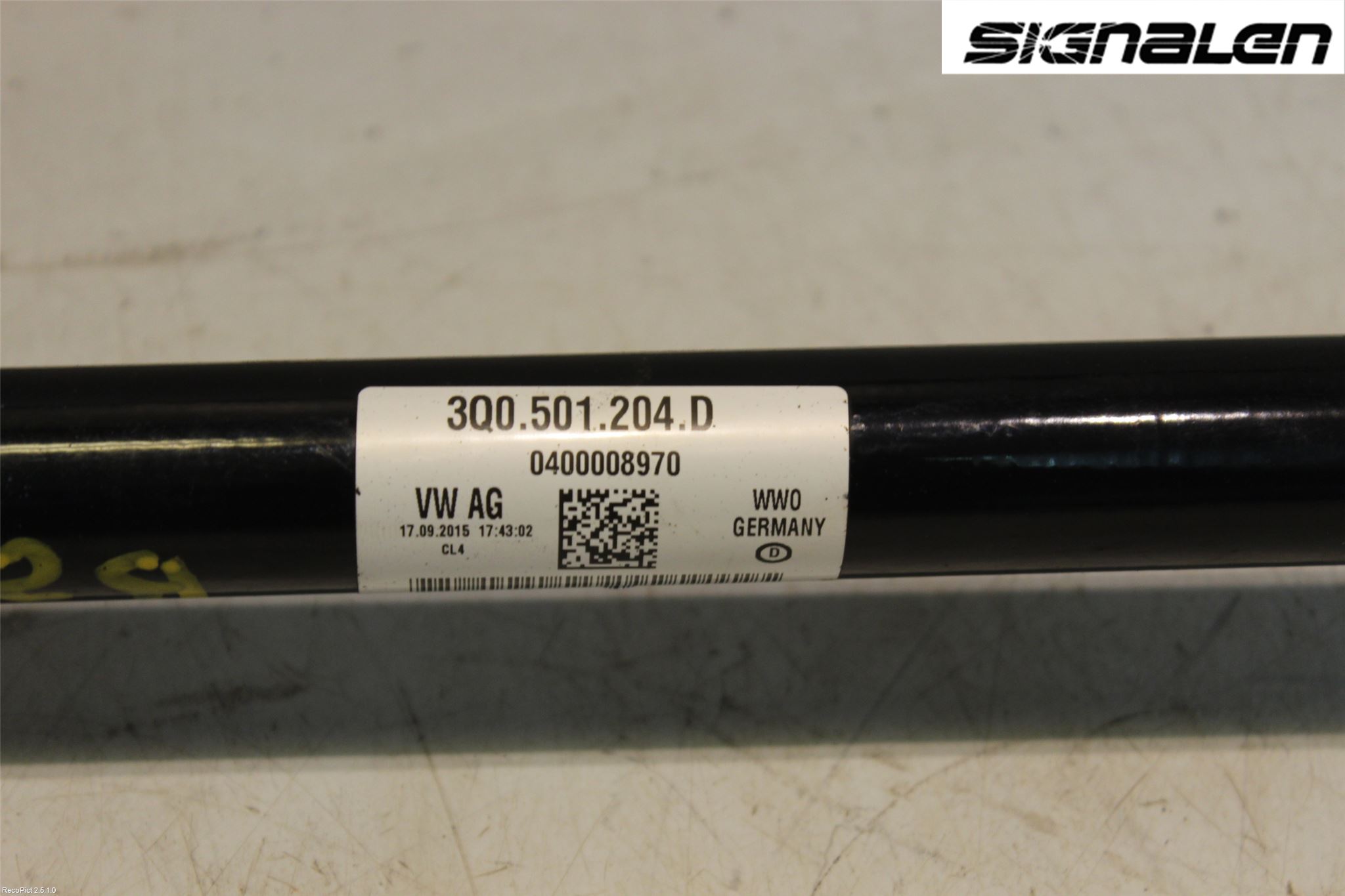 Volkswagen VW PASSAT 15-19 Drivaxel Bak Höger