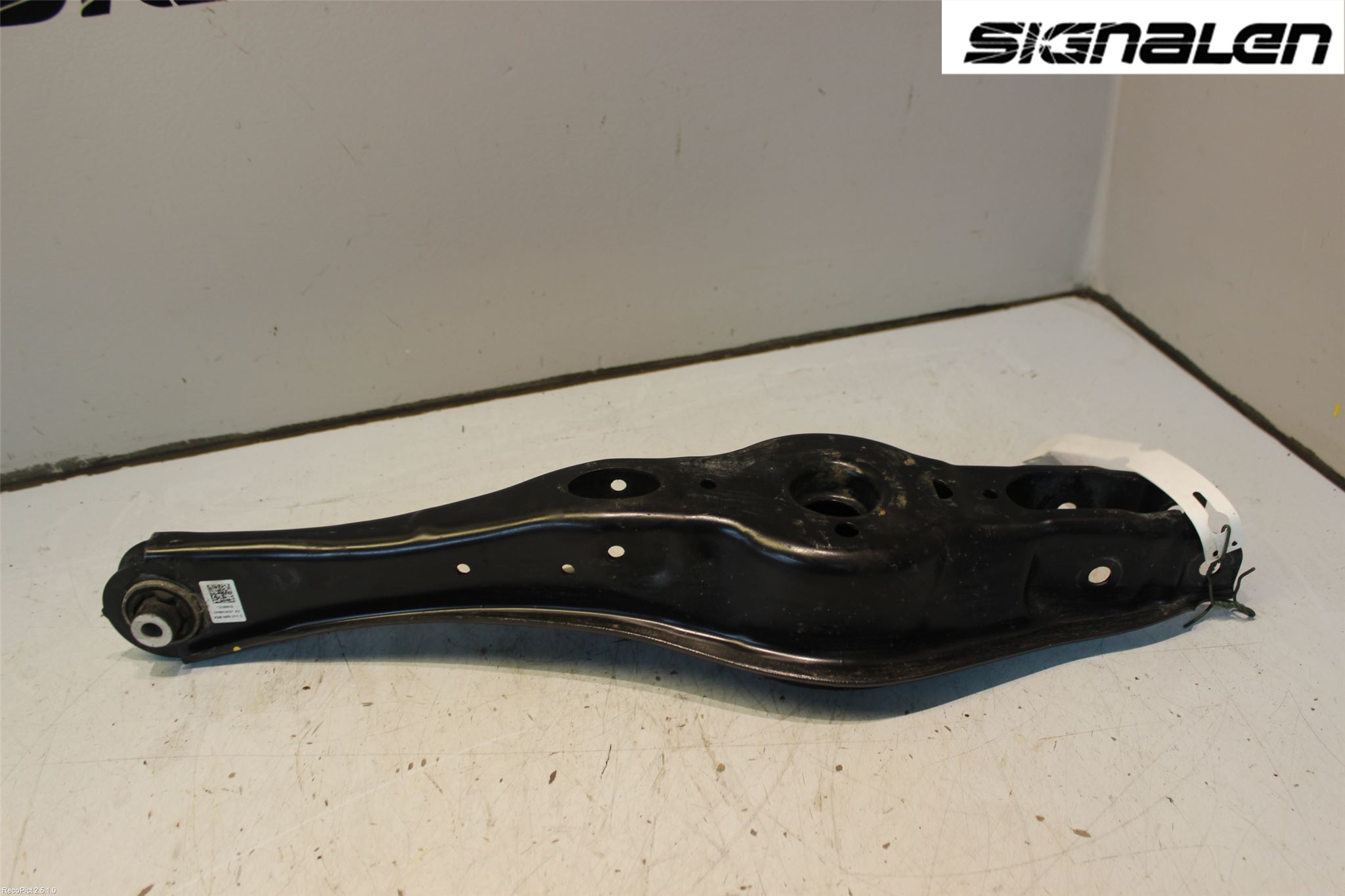 Volkswagen VW PASSAT 15-19 Bärarm Bak Höger
