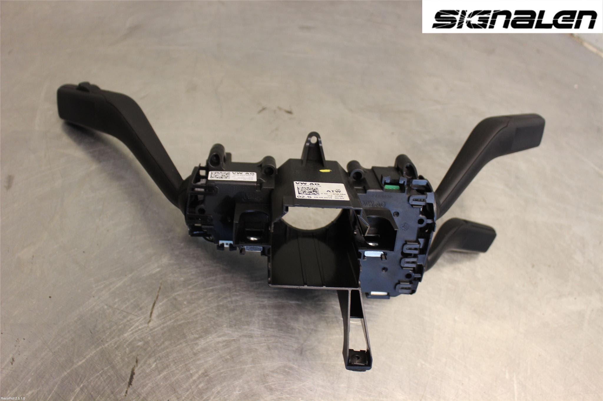 Volkswagen VW PASSAT 15-19 Spakcentral