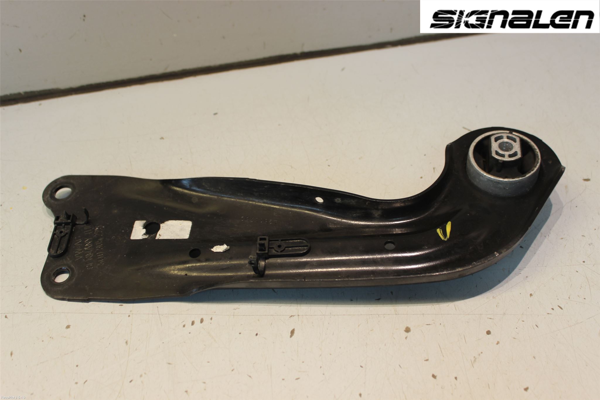 Volkswagen VW GOLF / E-GOLF VII 13-20 Bärarm Bak Vänster