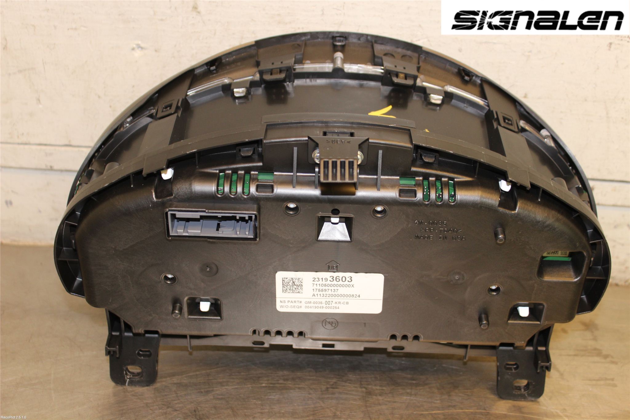 Opel INSIGNIA 09-16 Instrument Komb