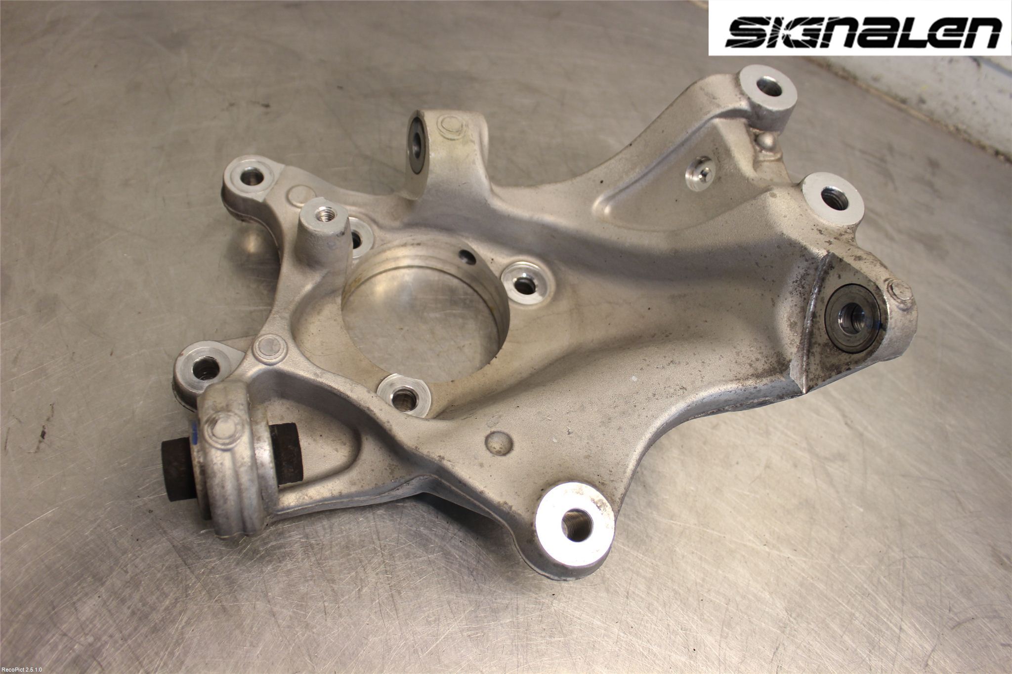 Opel INSIGNIA 09-16 Hjullagerhus-Spindel Vä B