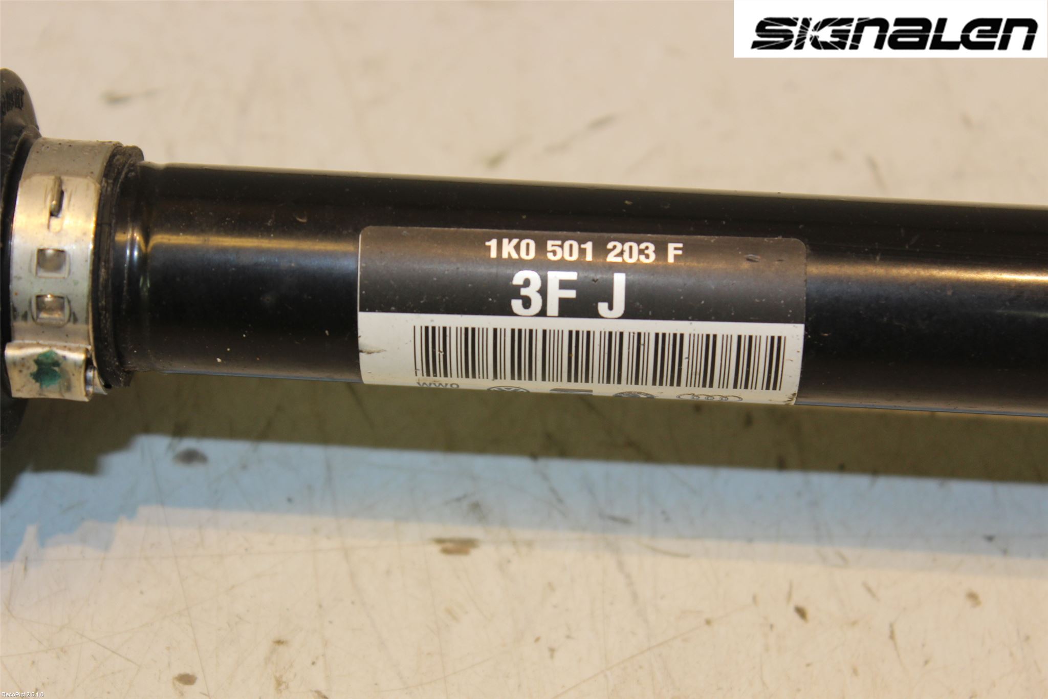 Volkswagen VW PASSAT 11-14 Drivaxel Bak Vänster