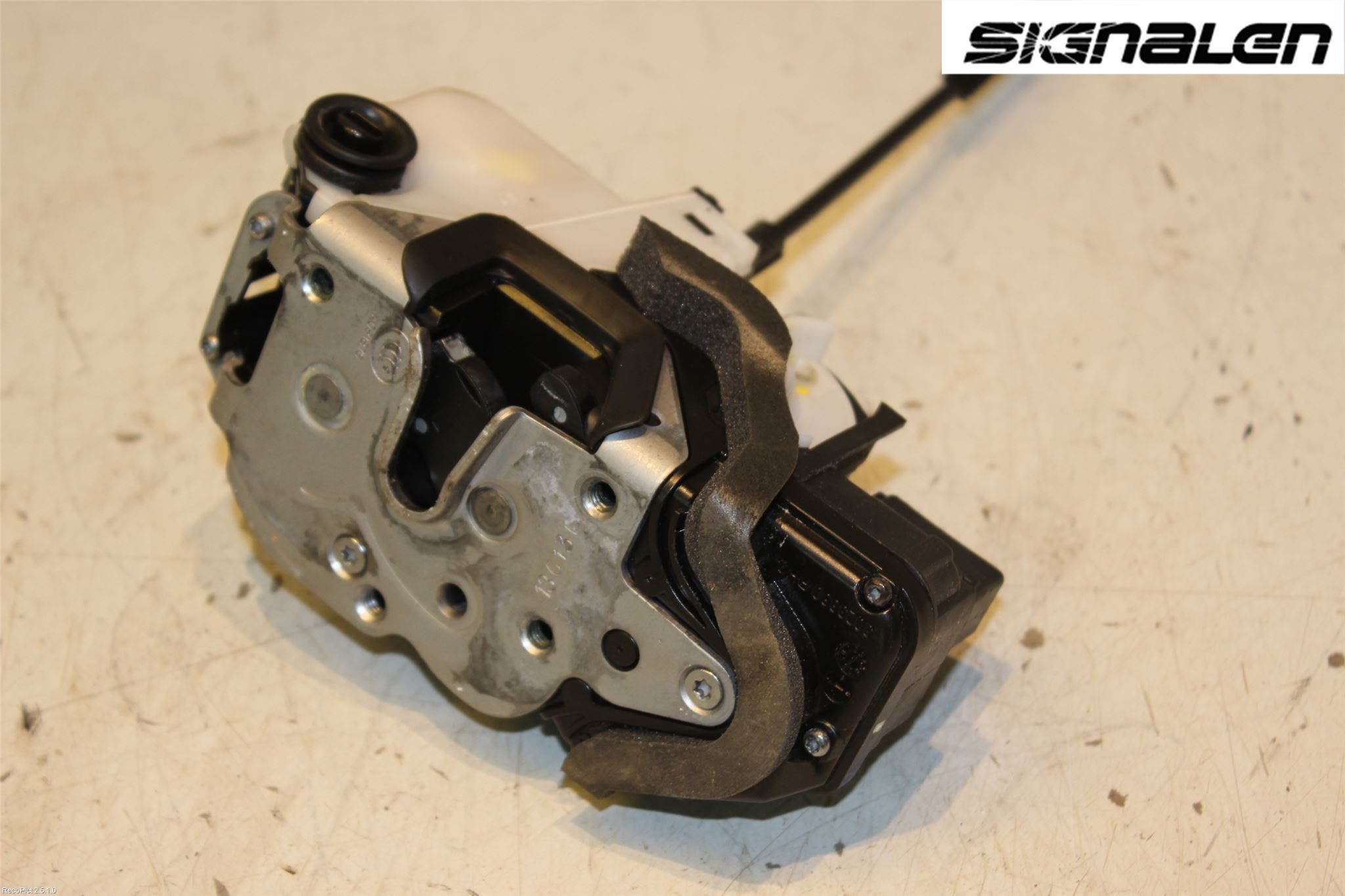 Opel ASTRA J 10-15 Låskista-Dörrlås