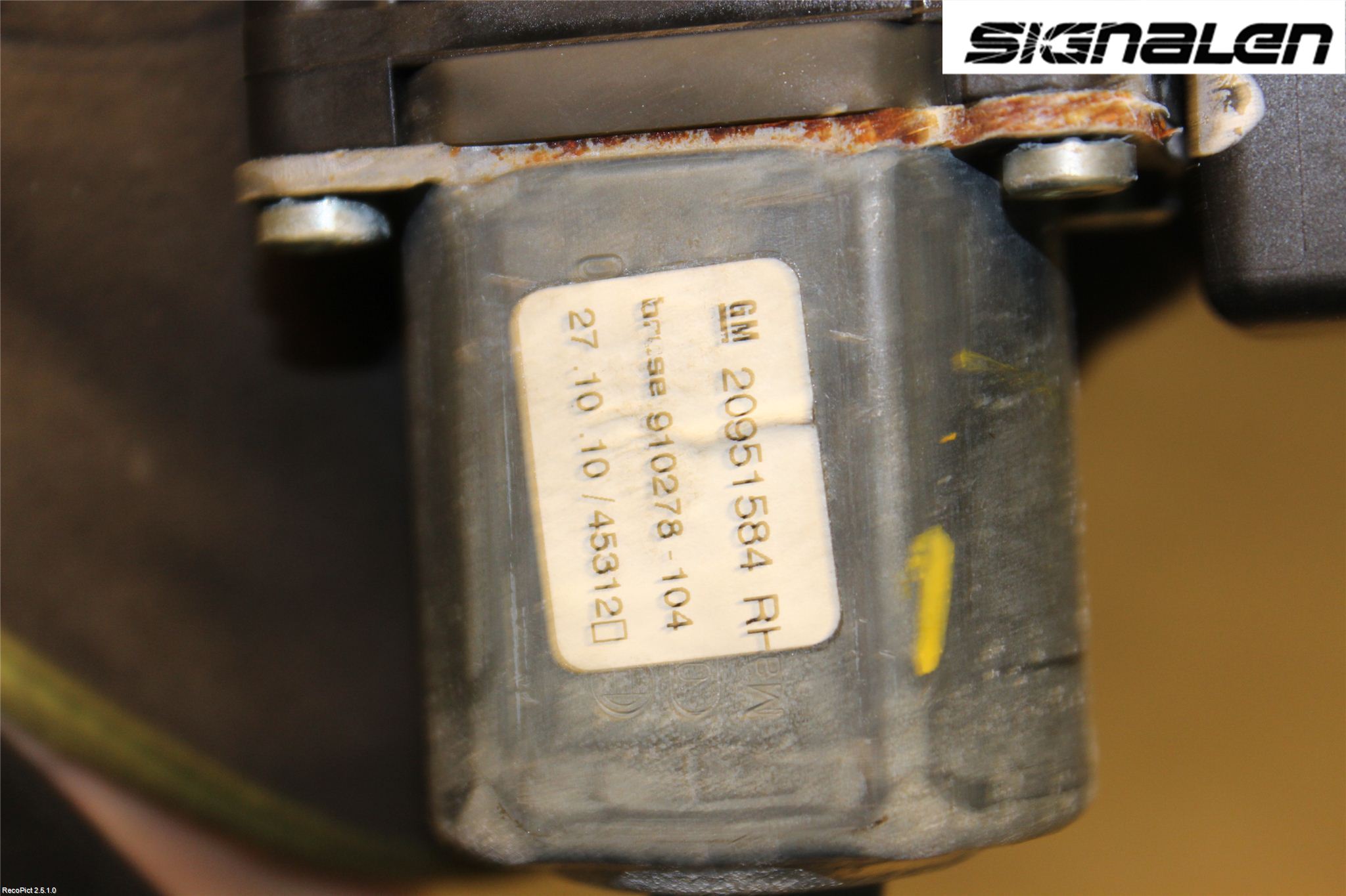 Opel INSIGNIA 09-16 Fönsterhissmotor