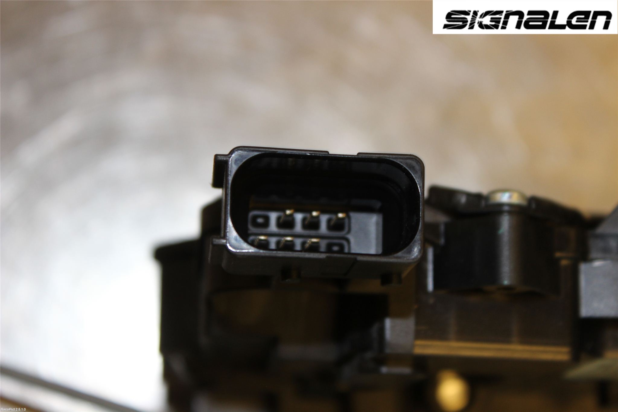 Opel CORSA E 15-19 Låskista-Dörrlås