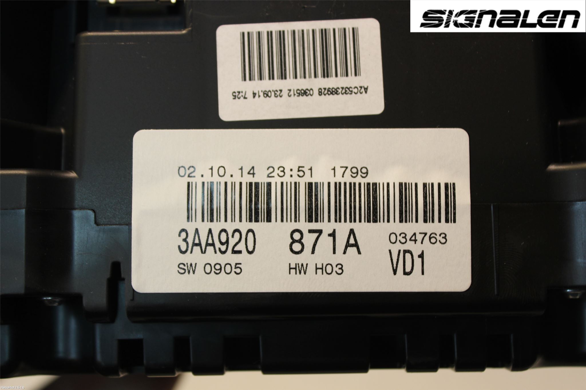 Volkswagen VW PASSAT 11-14 Instrument Komb