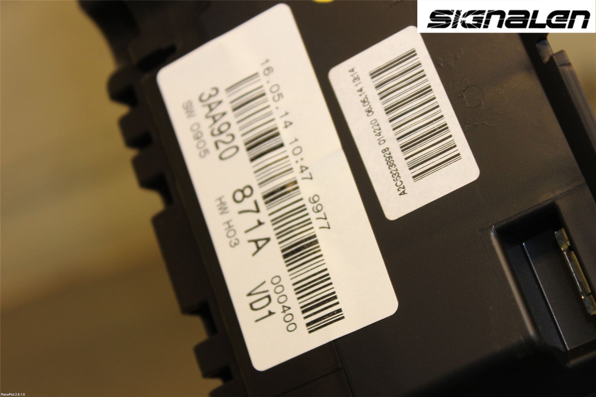 Volkswagen VW PASSAT 11-14 Instrument Komb