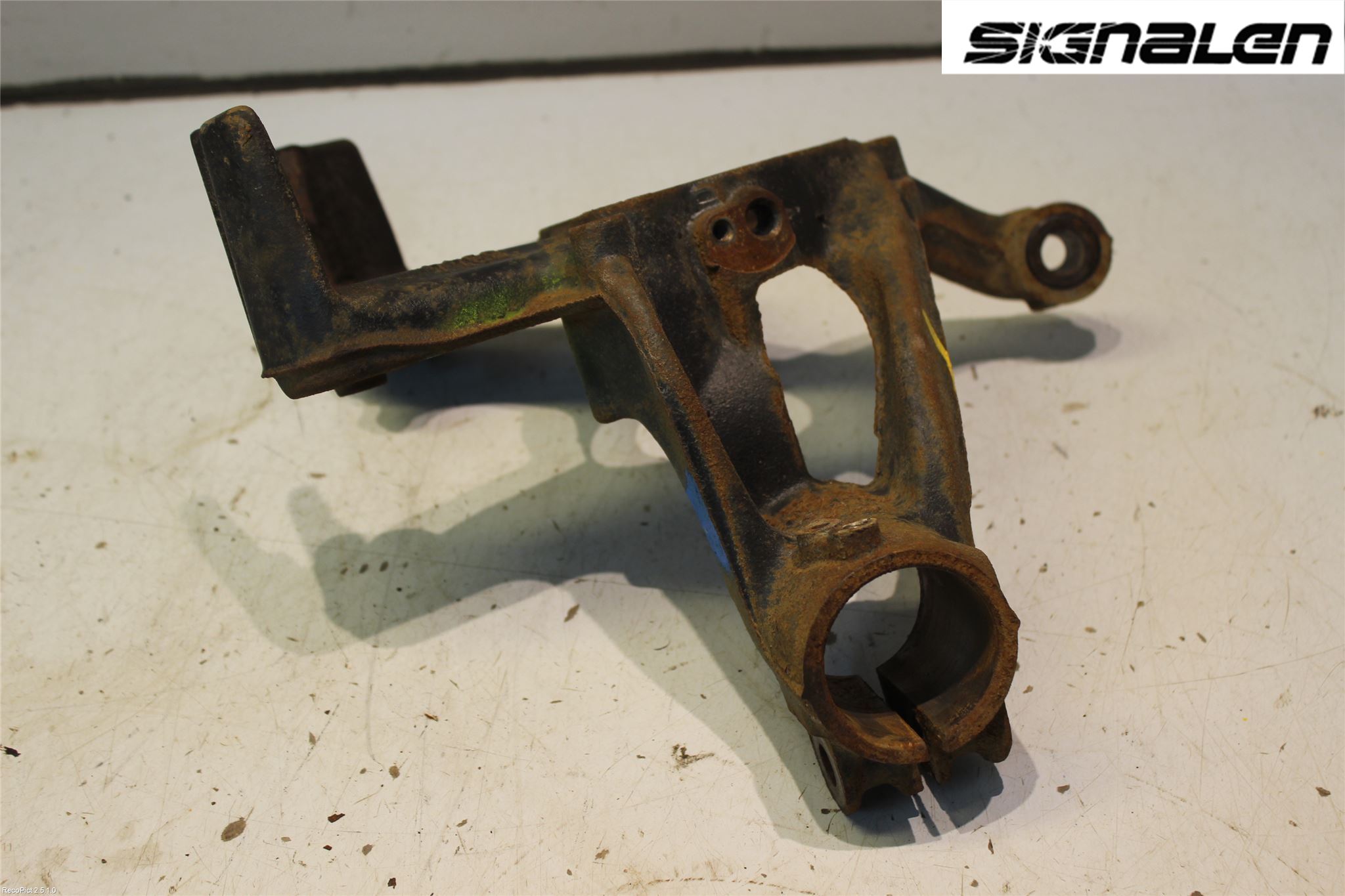 Volkswagen VW GOLF SPORTSVAN 15-20 Styrspindel Lagerhus Hö