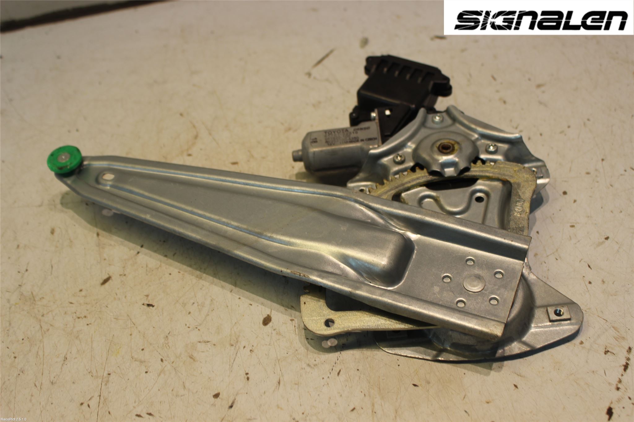 Toyota AURIS 10-12 Fönsterhissmotor