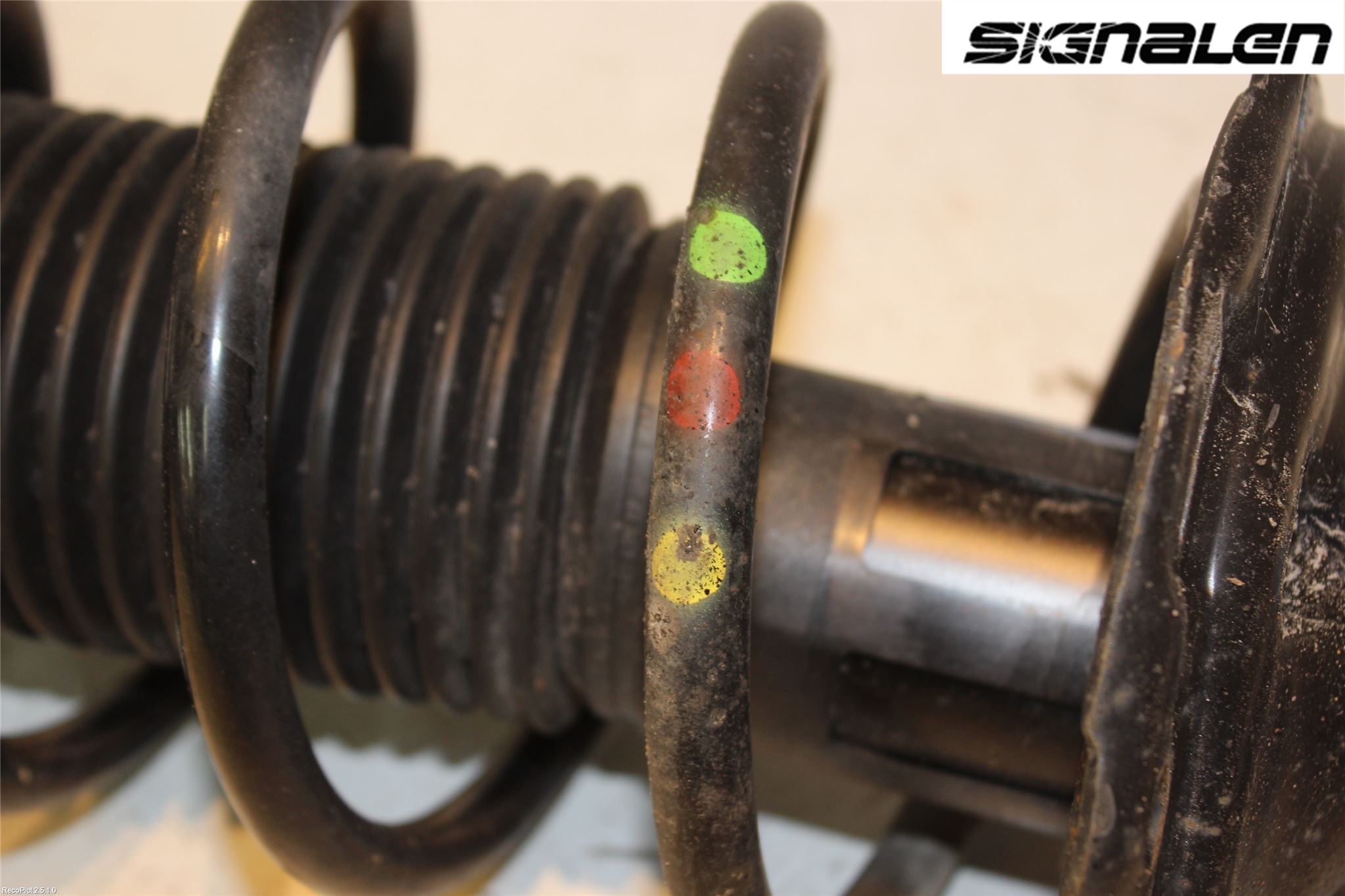 Volkswagen VW PASSAT 15-19 Fjäderben Fram Höger