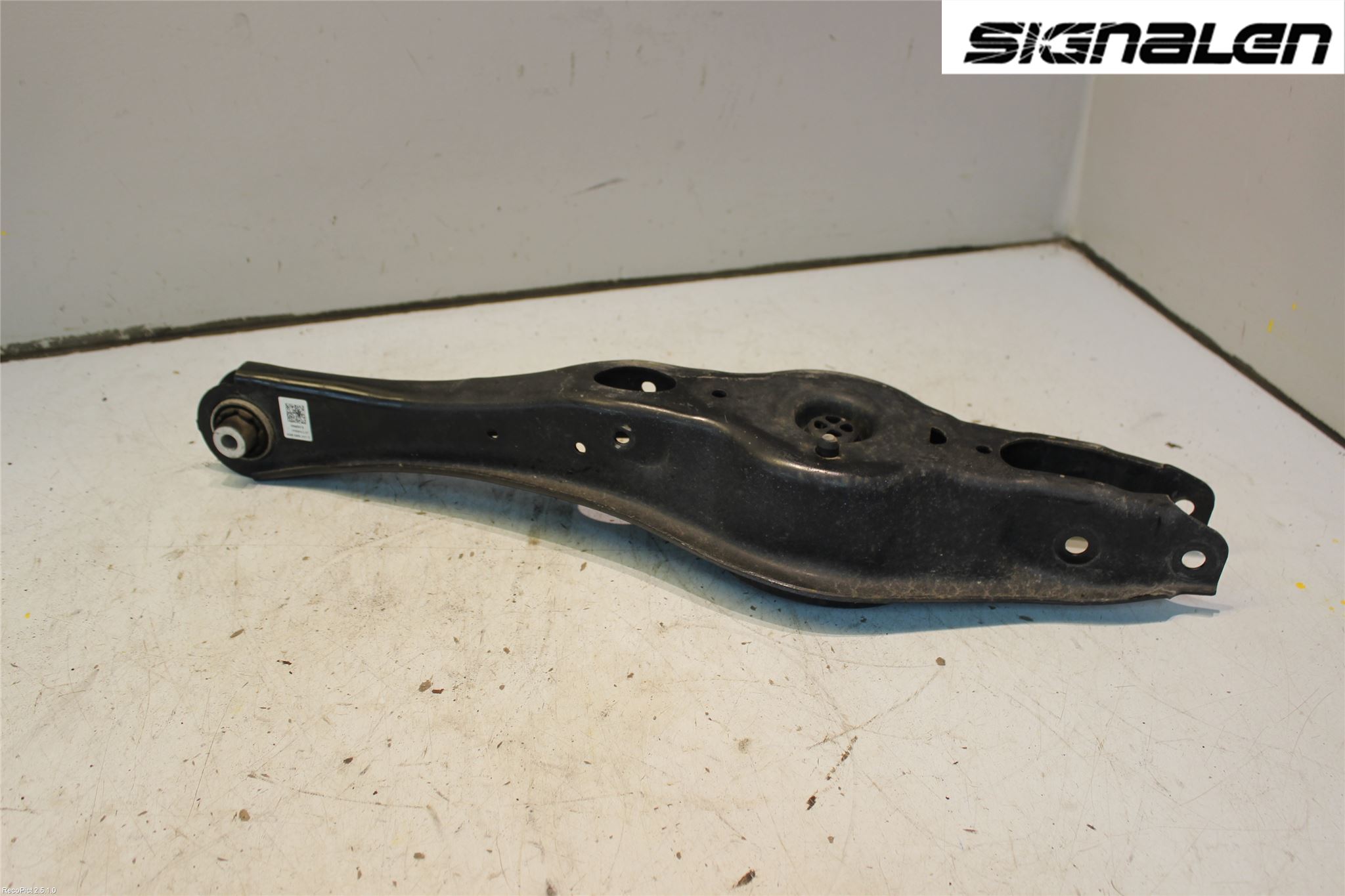 Volkswagen VW PASSAT 15-19 Bärarm Bak Höger