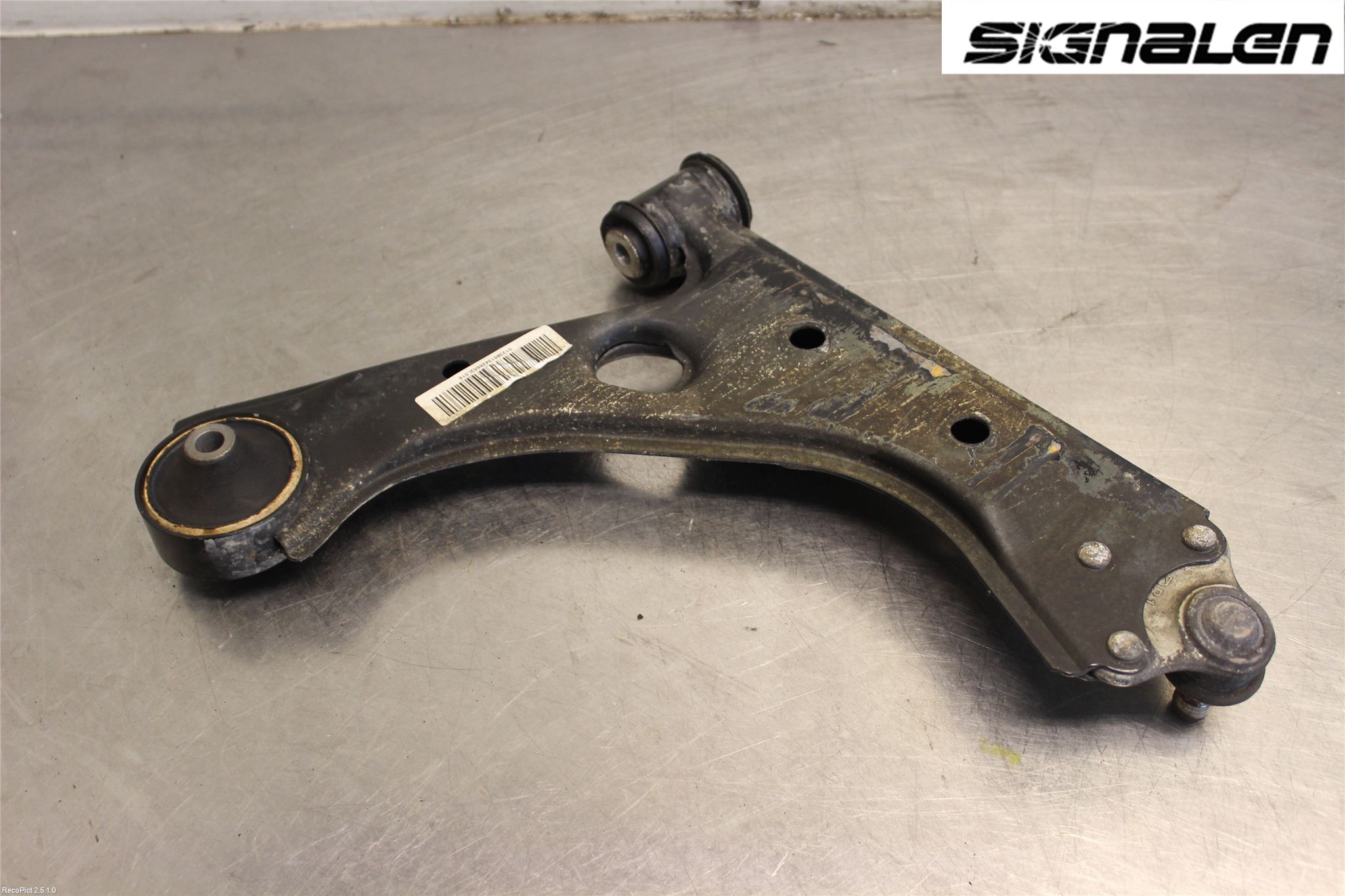 Opel CORSA D 07-14 Bärarm Fram Undre Vä