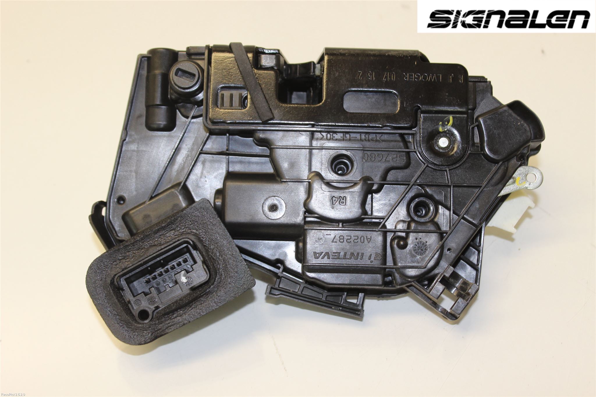 Volkswagen VW PASSAT 15-19 Låskista-Dörrlås