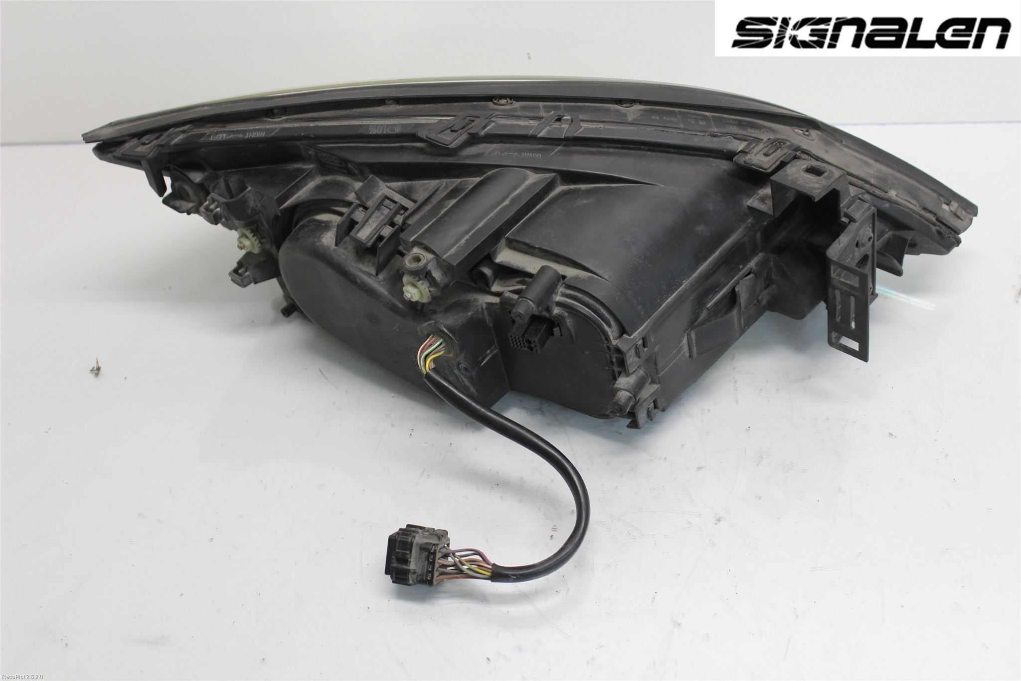Ford MONDEO     01-06 Strålkastare Vänster