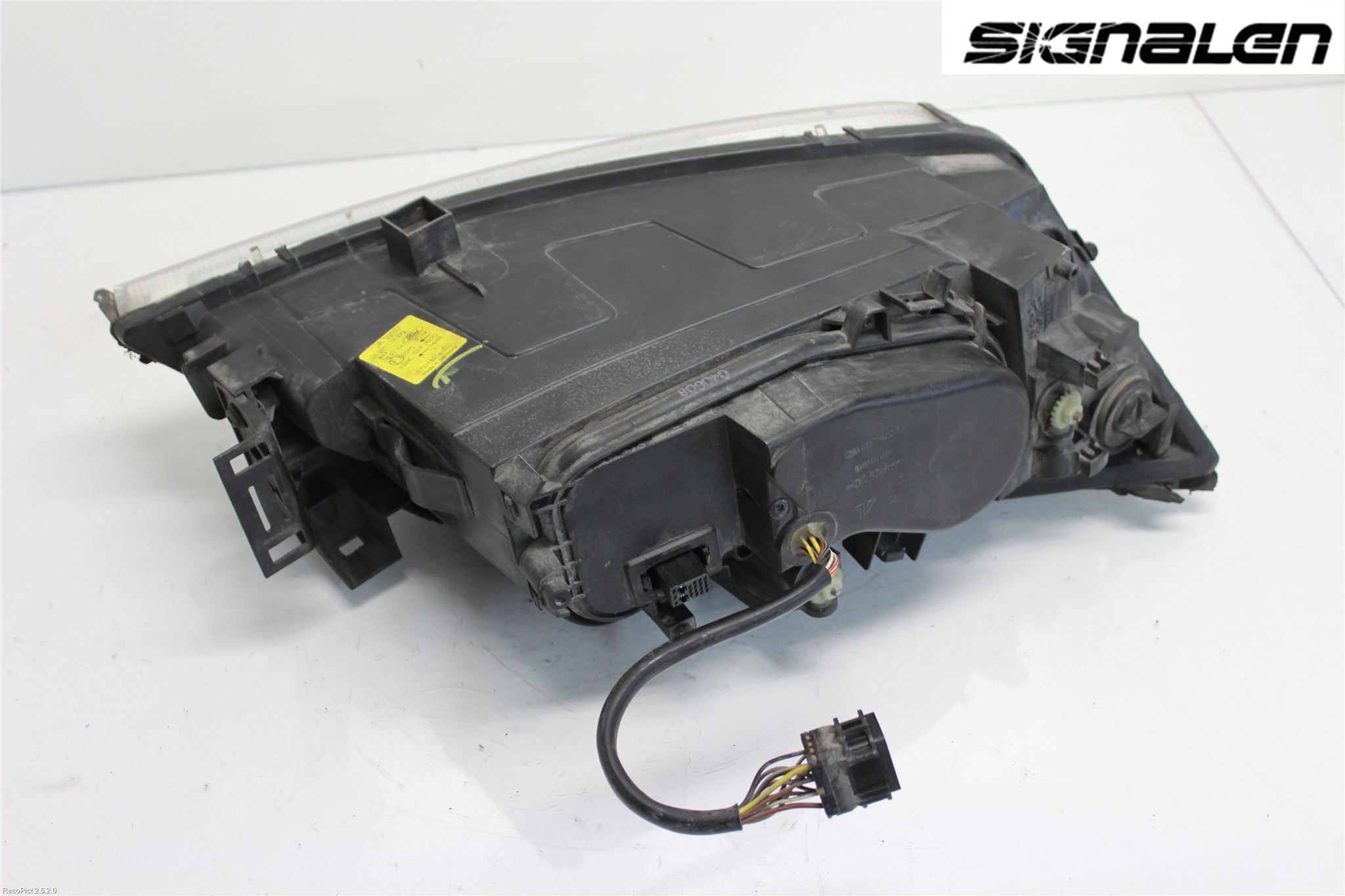 Ford MONDEO     01-06 Strålkastare Vänster