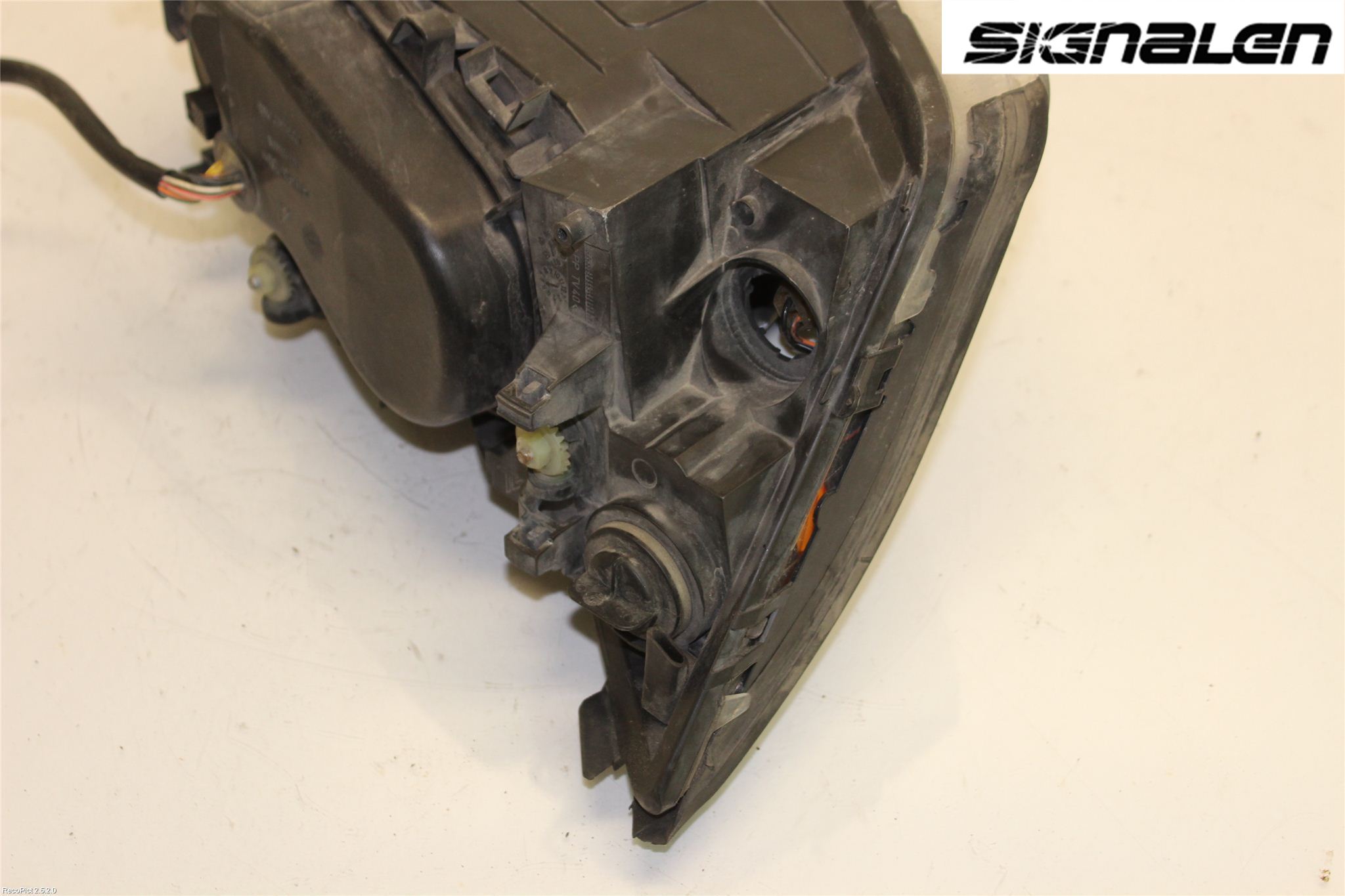 Ford MONDEO     01-06 Strålkastare Vänster