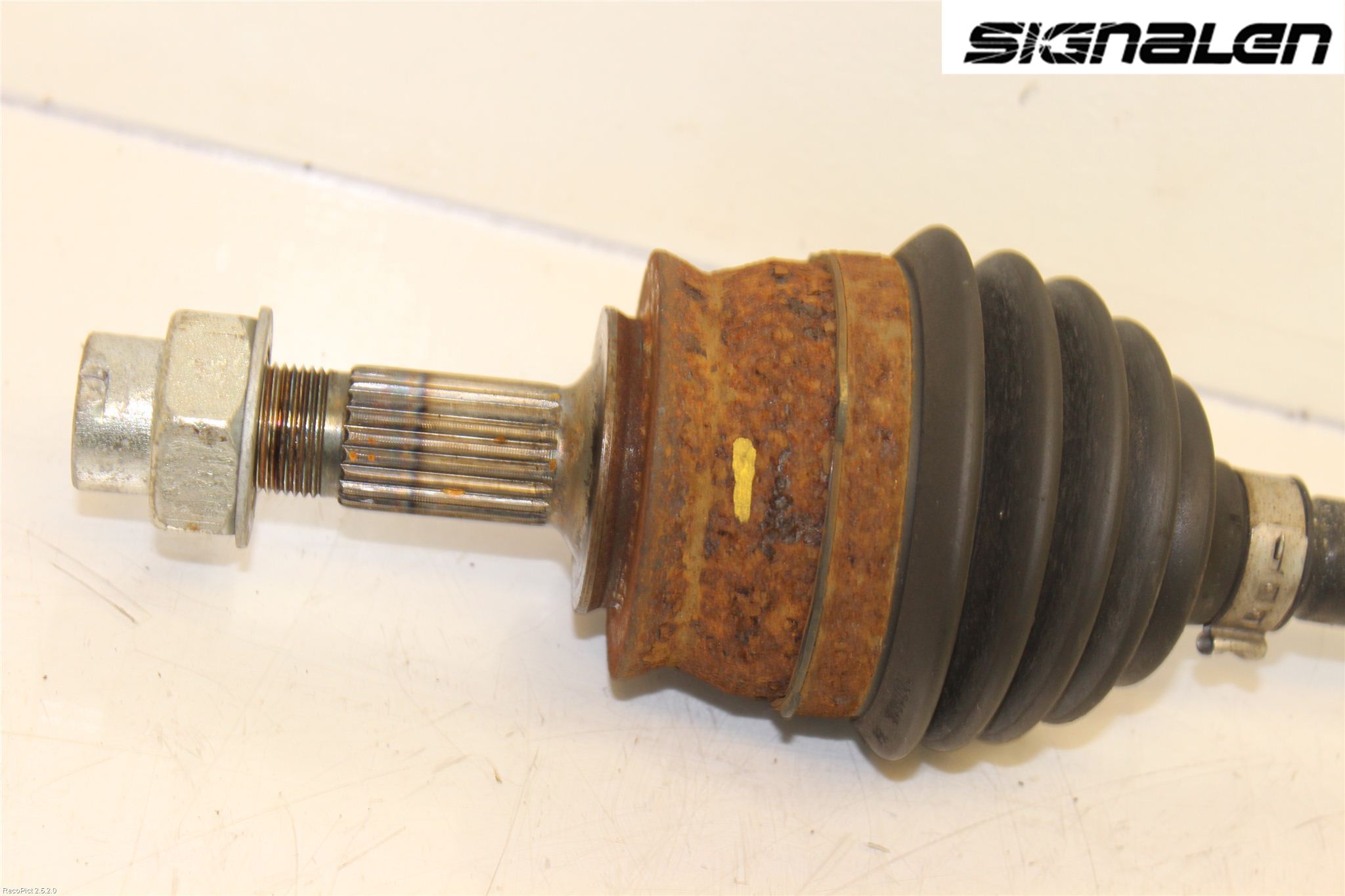 Opel CORSA D 07-14 Drivaxel Fram Vänster