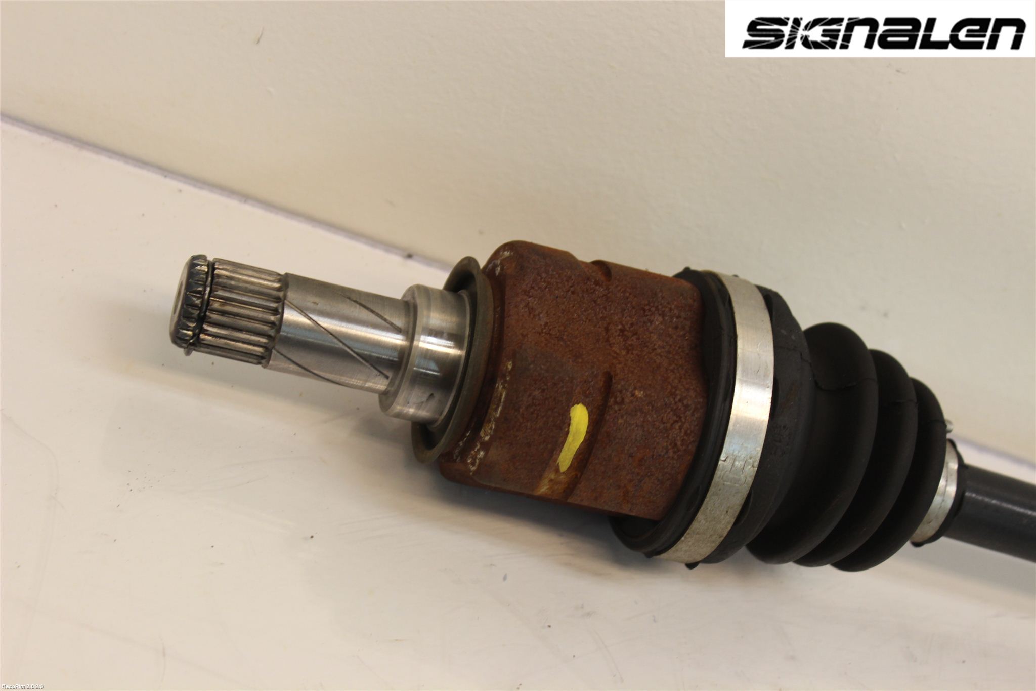 Opel CORSA D 07-14 Drivaxel Fram Höger