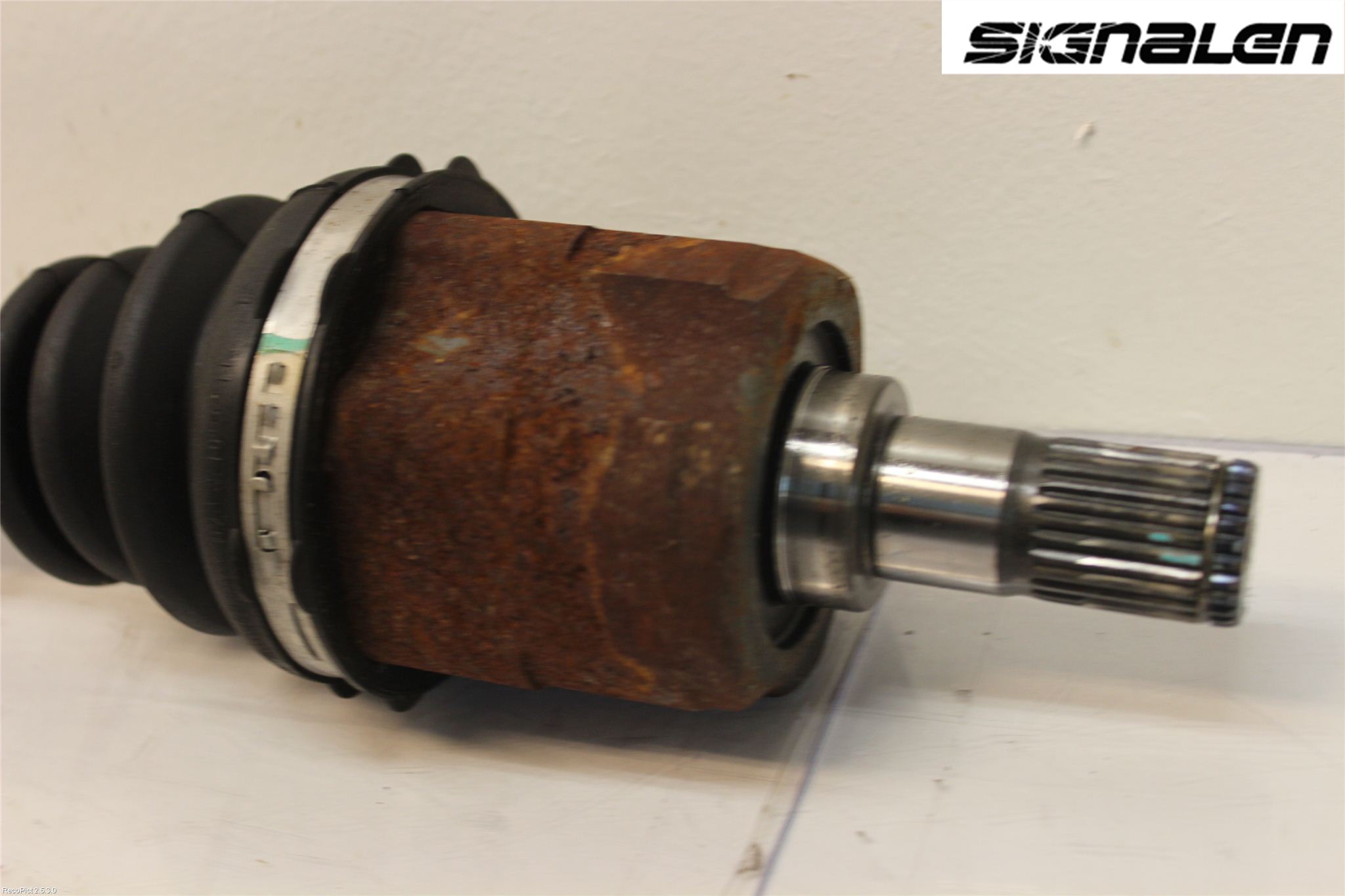 Kia CEED 06-12 Drivaxel Fram Höger