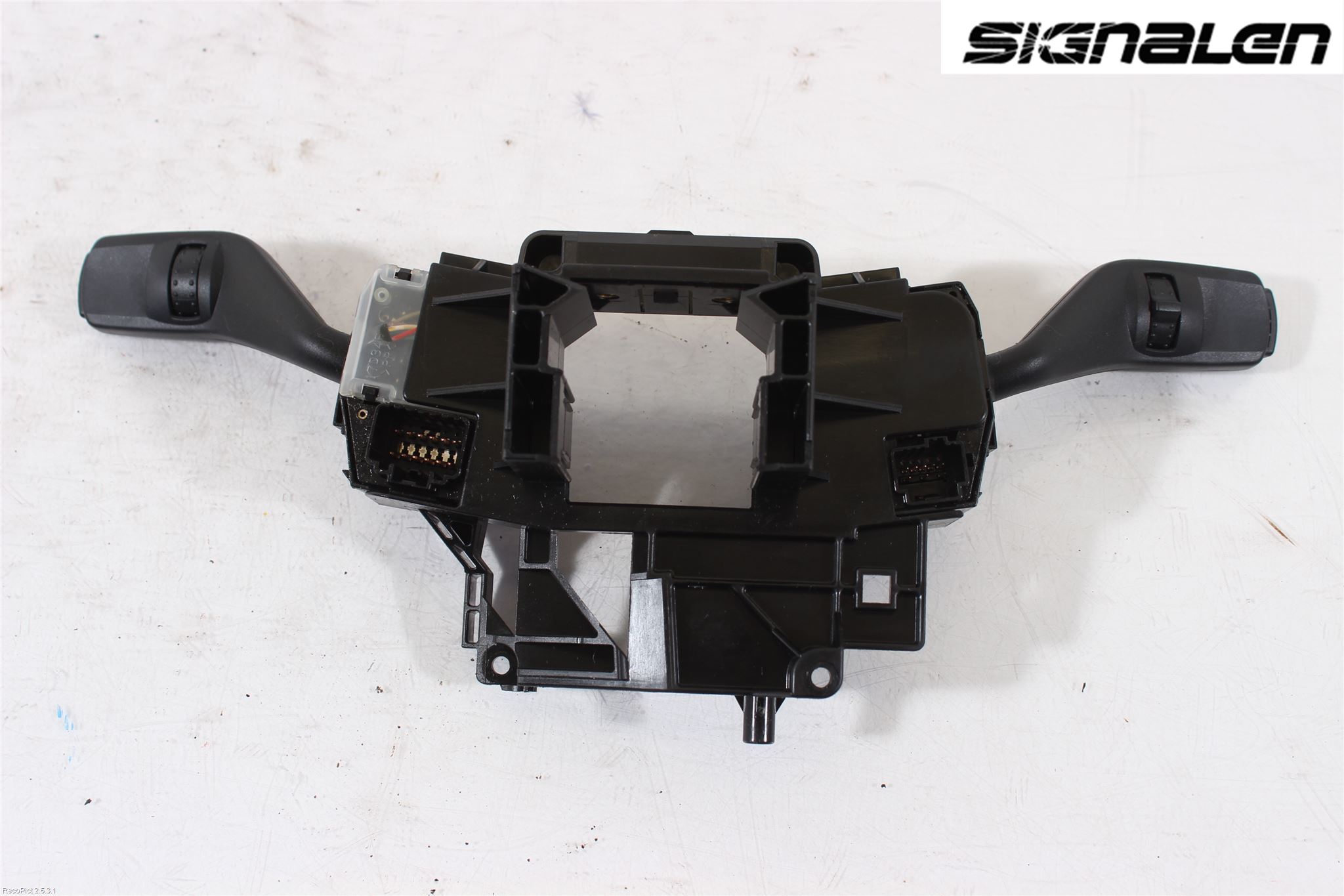 Ford FOCUS     04-07 Spakcentral